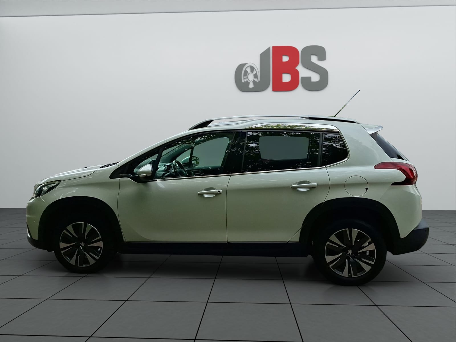 PEUGEOT 2008 1.2 PureTech Allure-image-3