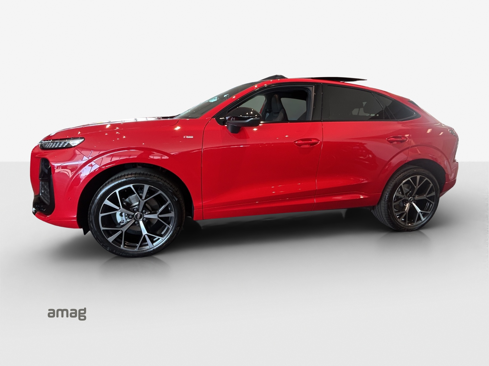 AUDI Q3 Sportback 110 kW TFSI S tronic-image-1