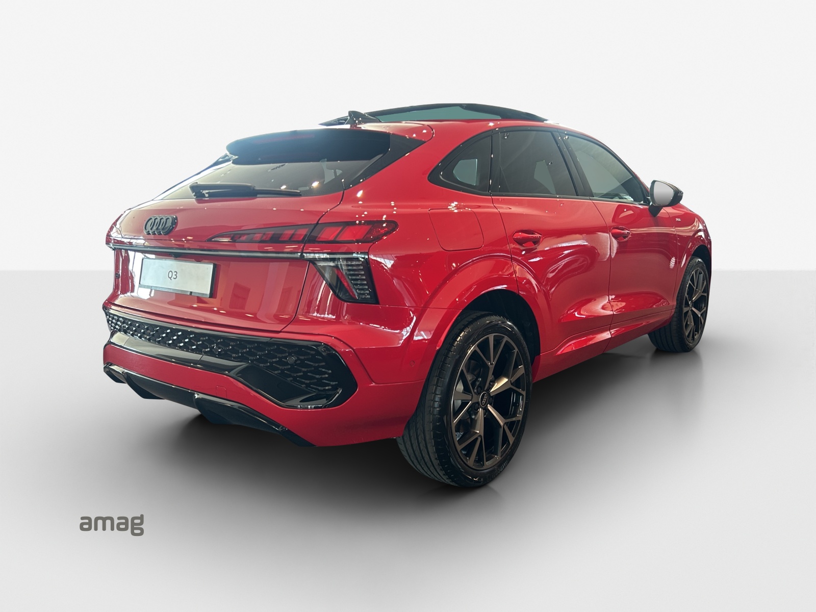 AUDI Q3 Sportback 110 kW TFSI S tronic-image-4