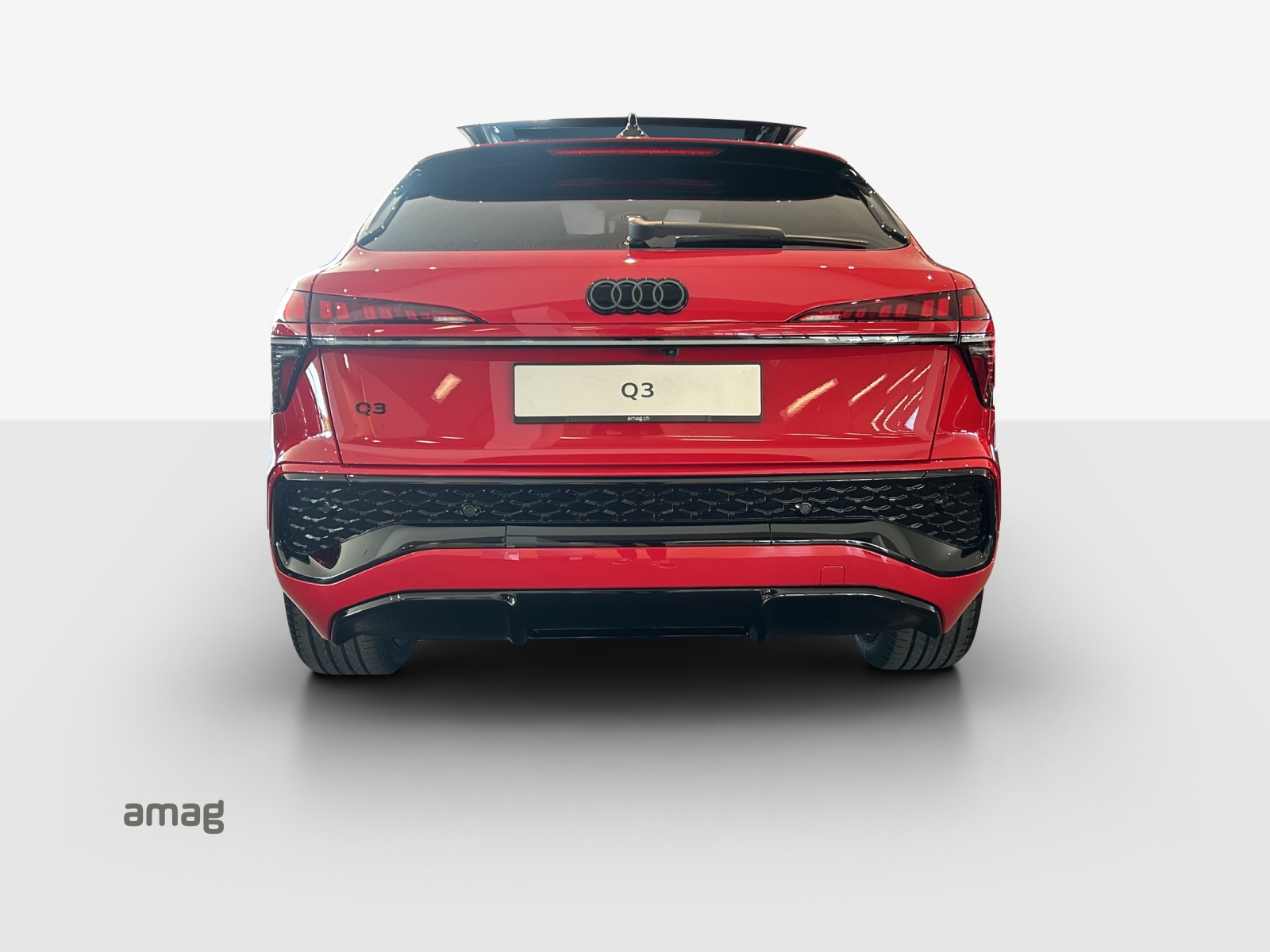AUDI Q3 Sportback 110 kW TFSI S tronic-image-3