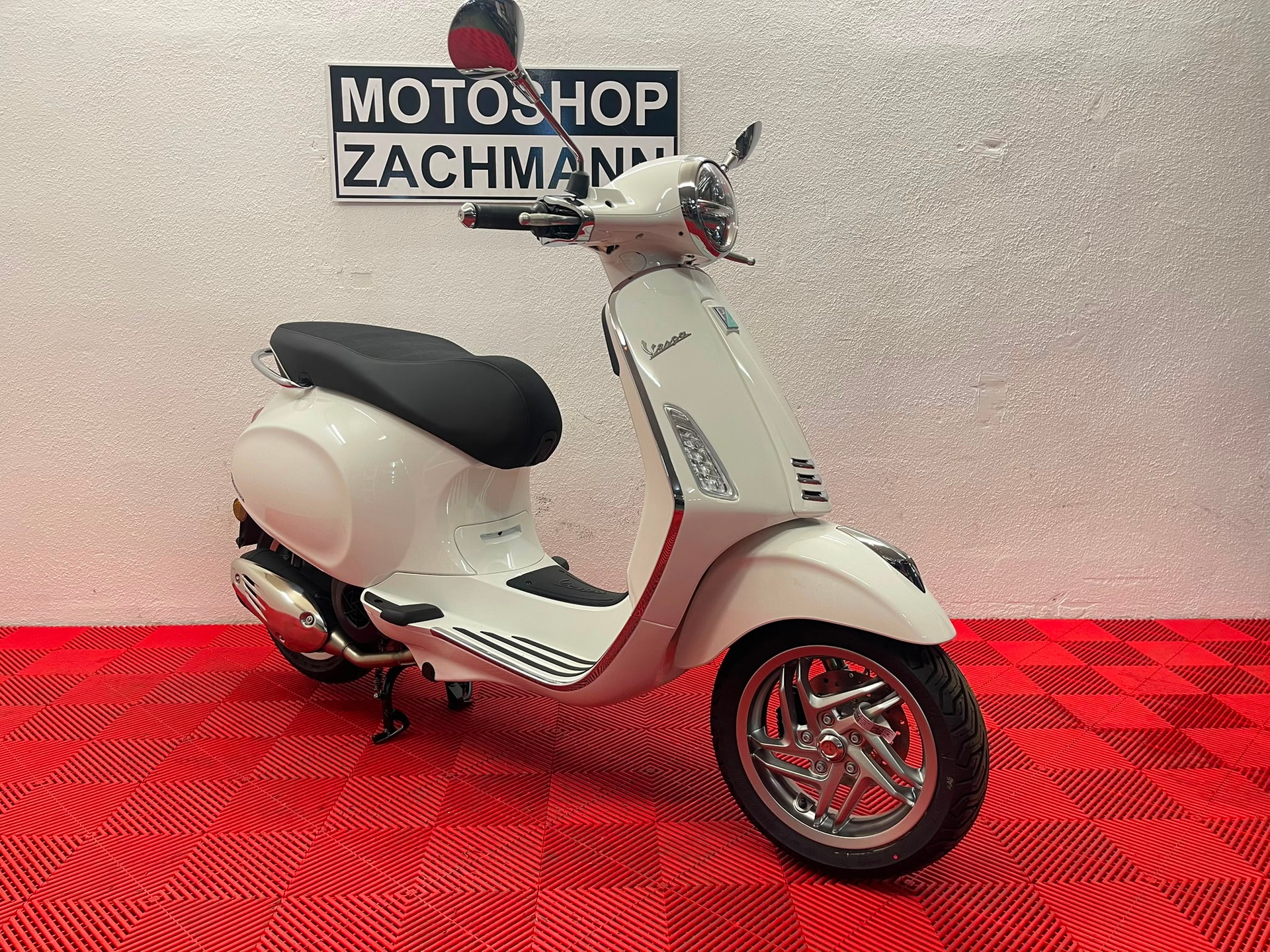 PIAGGIO Vespa 125 Primavera Euro 5+-showroom-element-1
