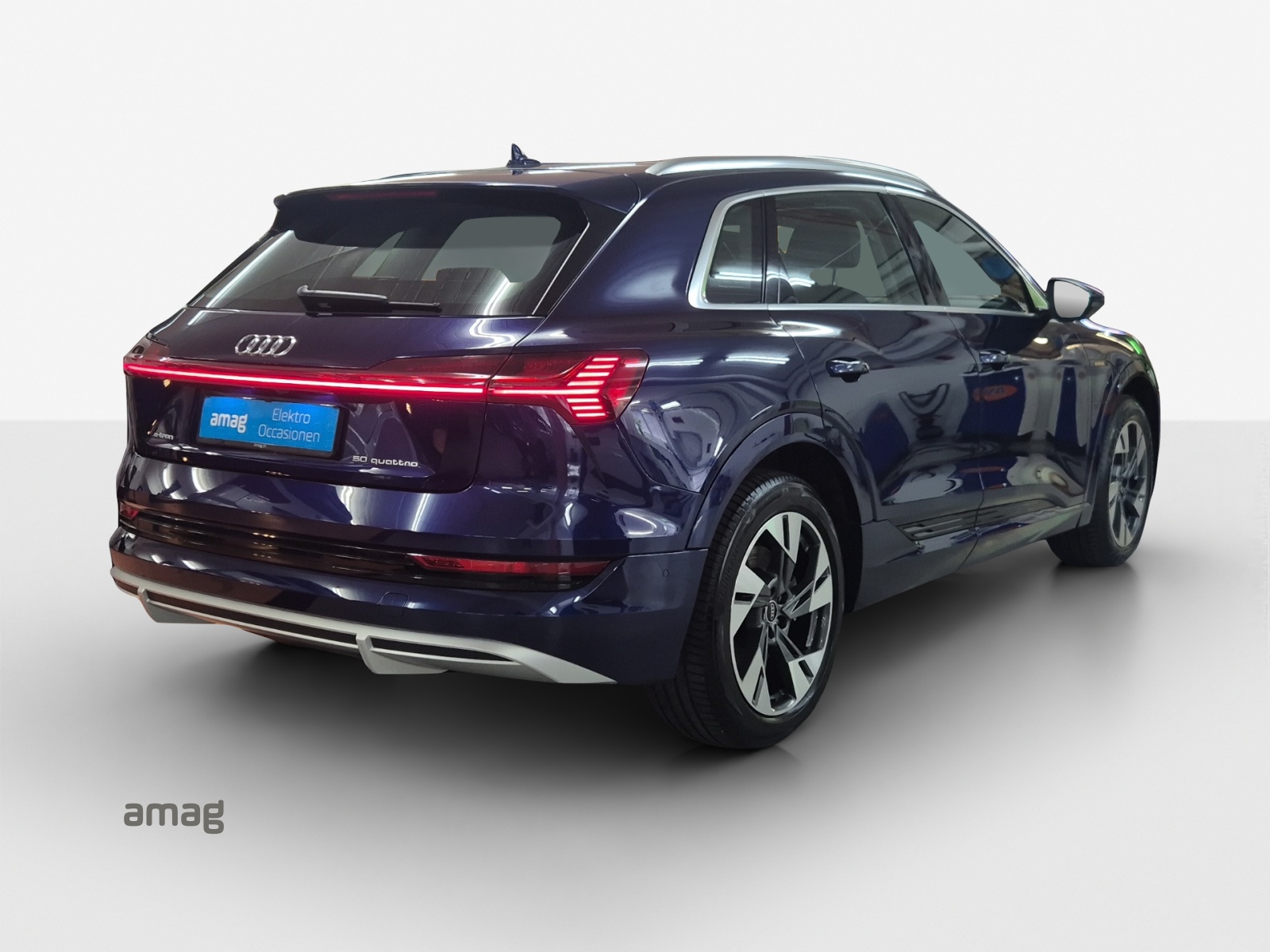 AUDI e-tron 50 S Line Attraction quattro-image-4