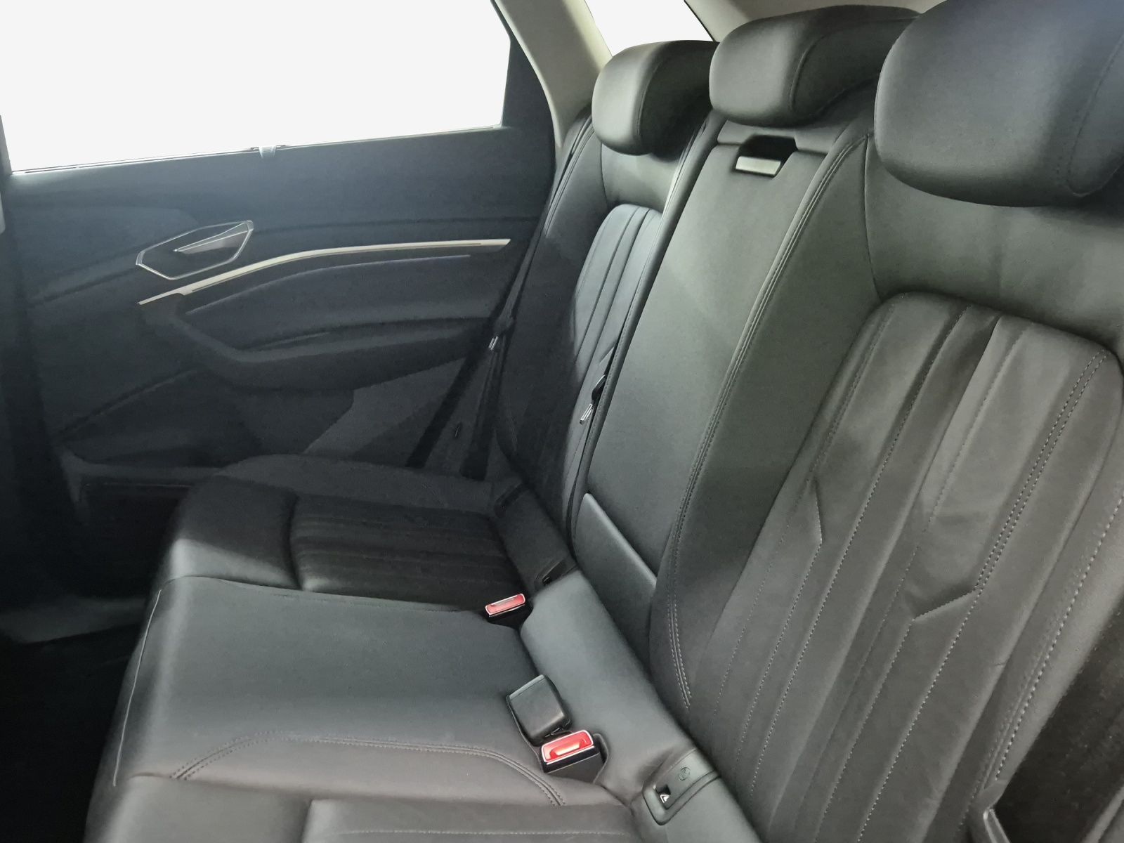 AUDI e-tron 50 S Line Attraction quattro-image-11