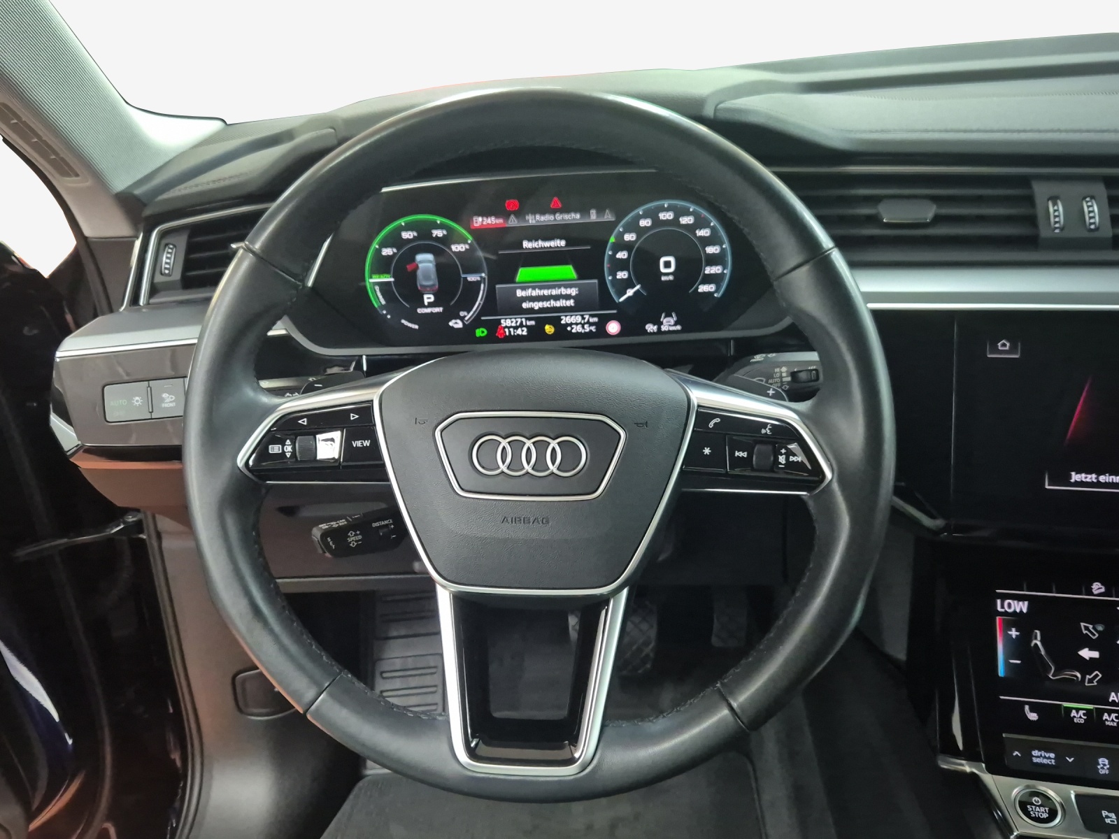 AUDI e-tron 50 S Line Attraction quattro-image-9
