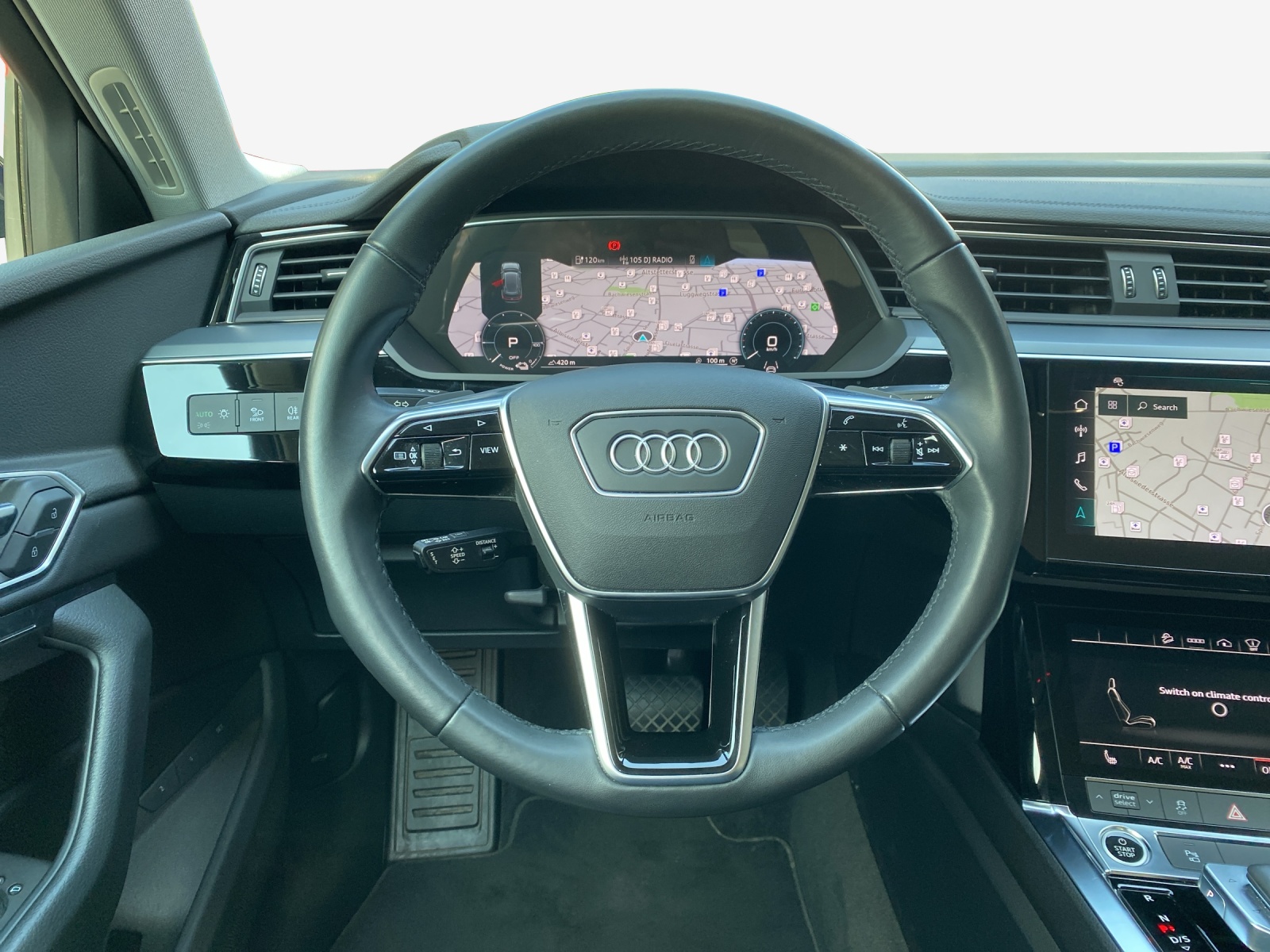 AUDI e-tron 50 S Line Attraction quattro-image-10