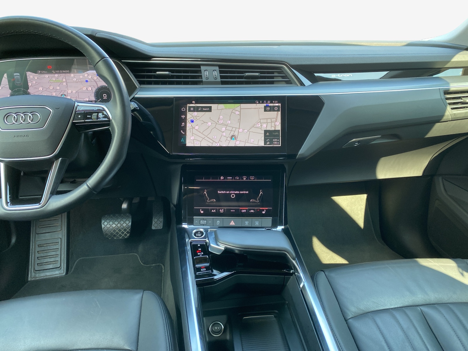 AUDI e-tron 50 S Line Attraction quattro-image-11
