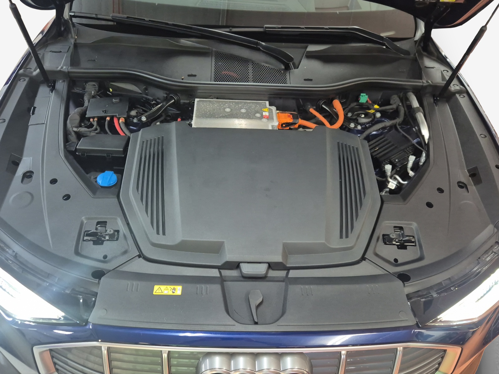 AUDI e-tron 50 S Line Attraction quattro-image-15