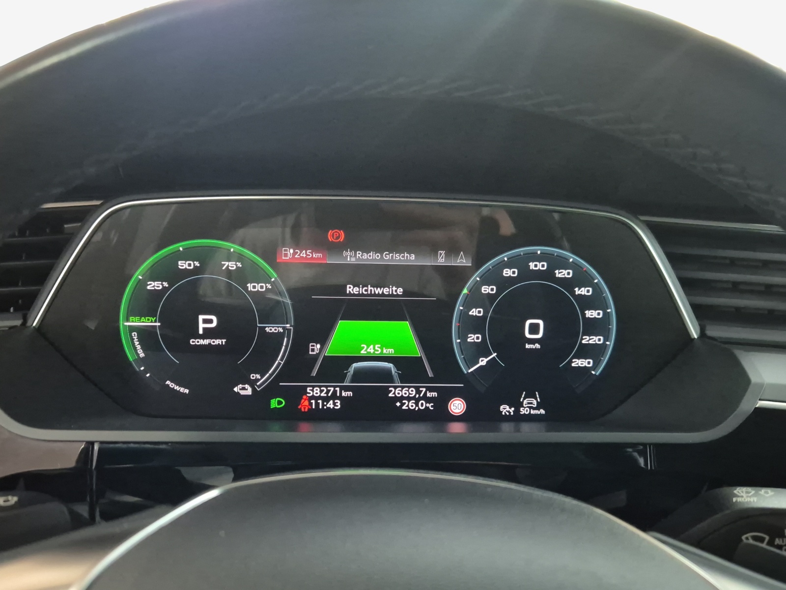 AUDI e-tron 50 S Line Attraction quattro-image-13