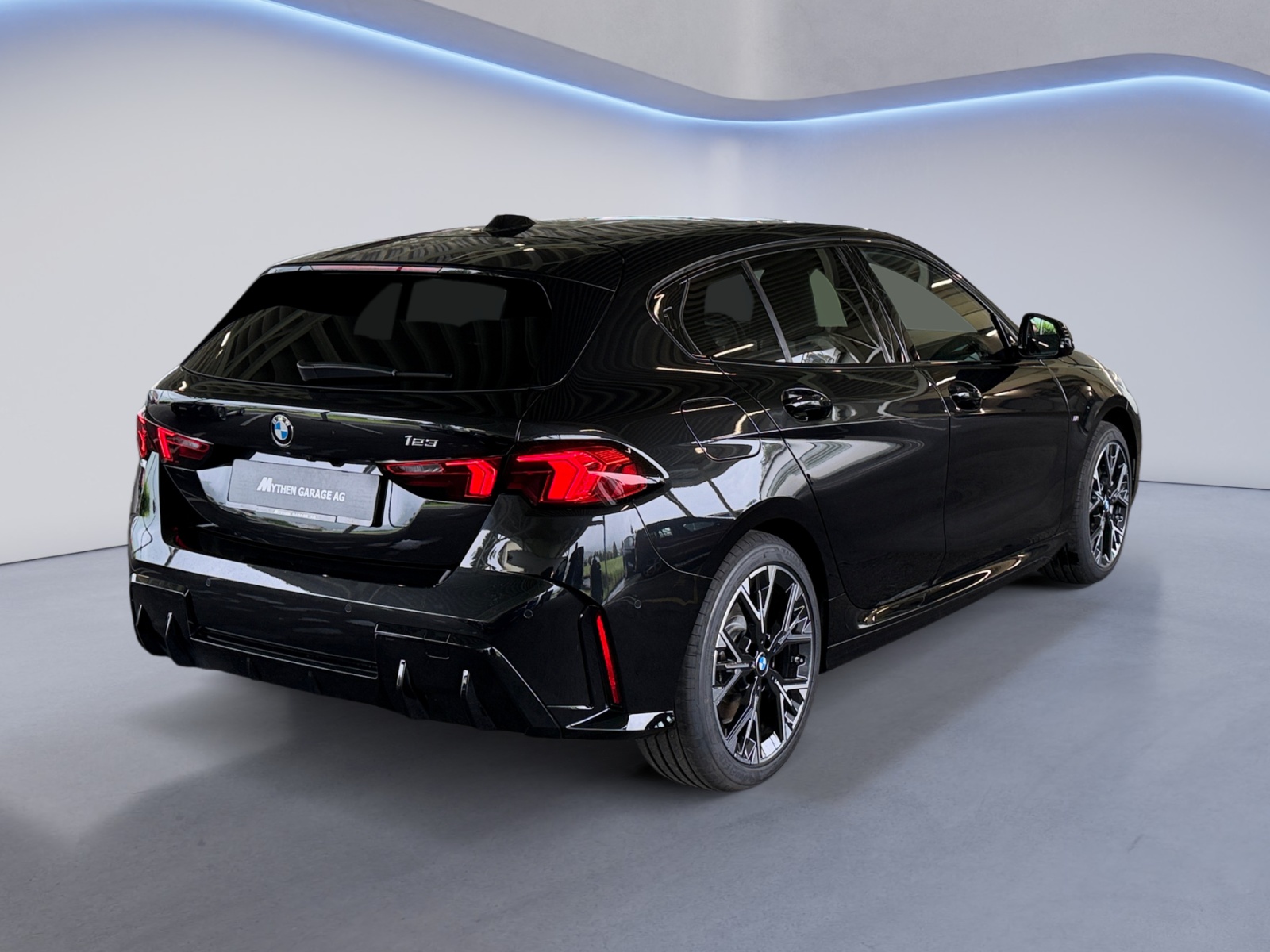 BMW 123 xDrive-image-4