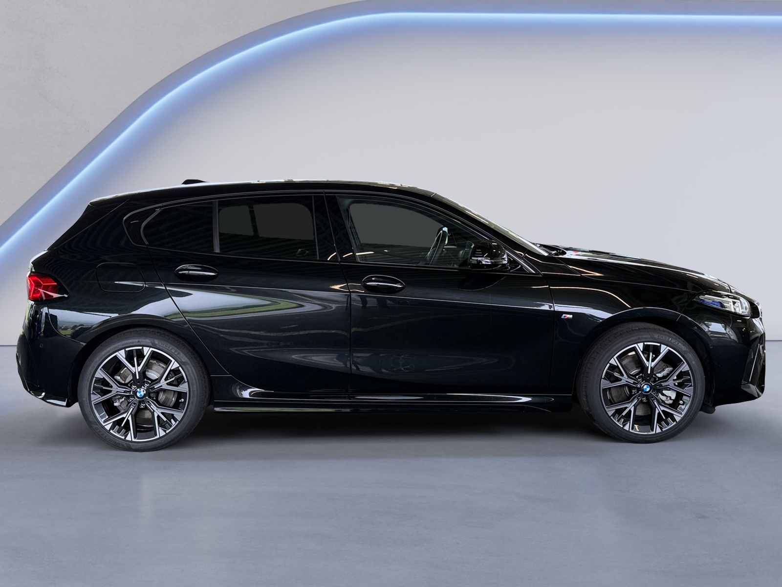 BMW 123 xDrive-image-5