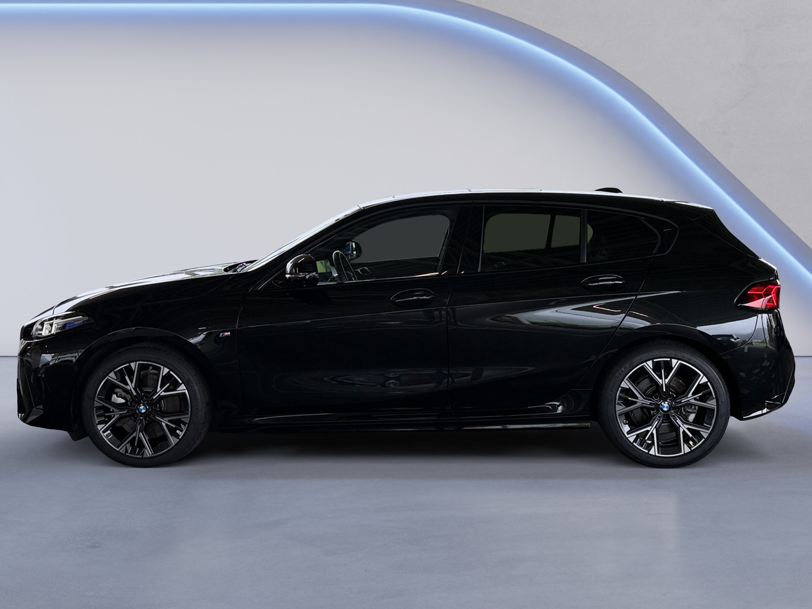 BMW 123 xDrive-image-1