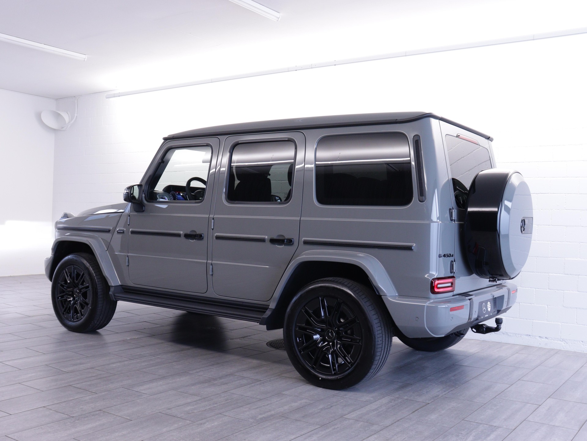 MERCEDES-BENZ G 450 d AMG Line-showroom-element-2