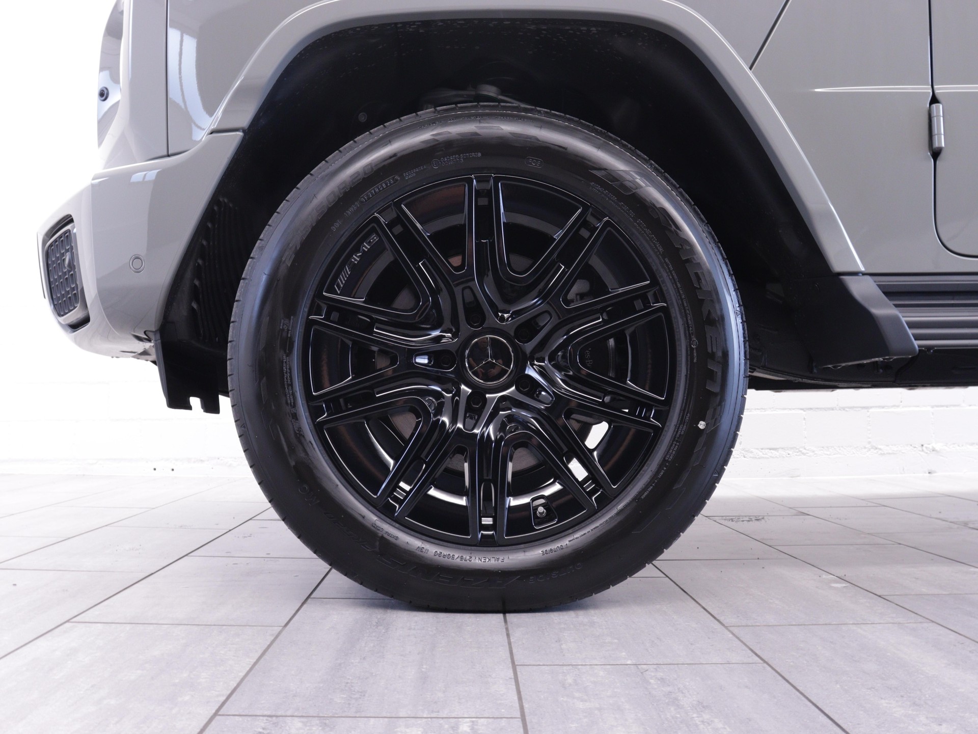 MERCEDES-BENZ G 450 d AMG Line-image-15