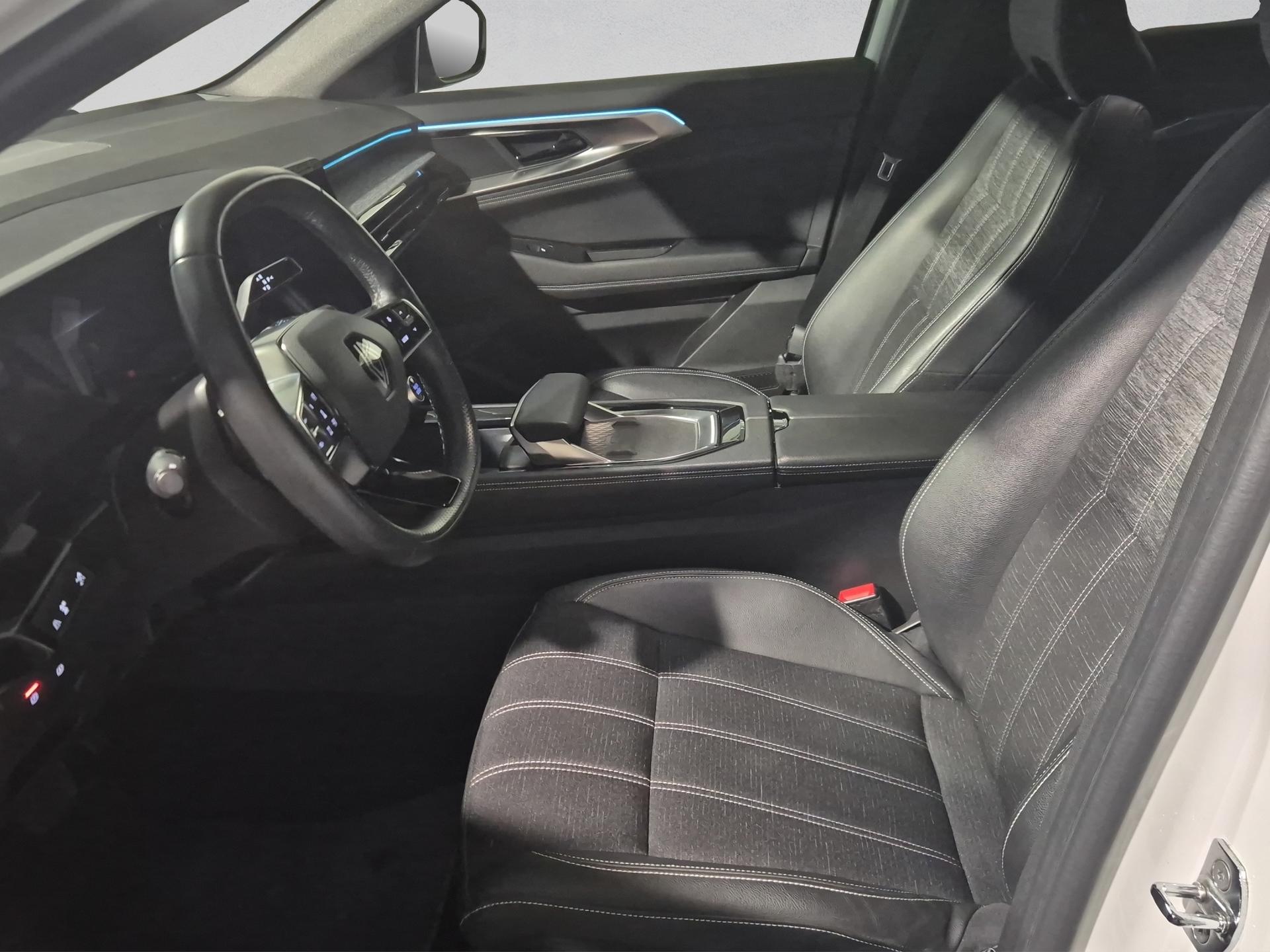 RENAULT Austral 1.2 HEV 200 Techno A-image-8