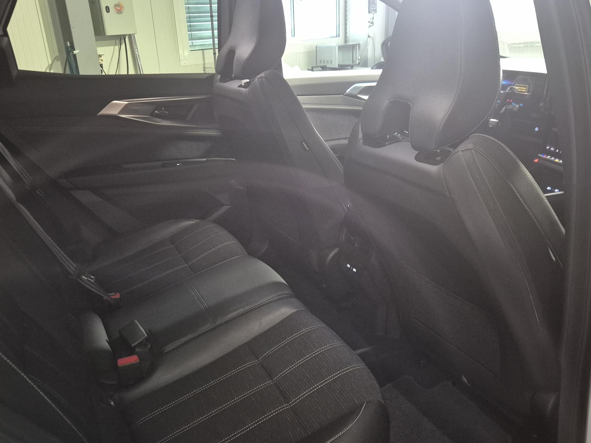 RENAULT Austral 1.2 HEV 200 Techno A-image-19