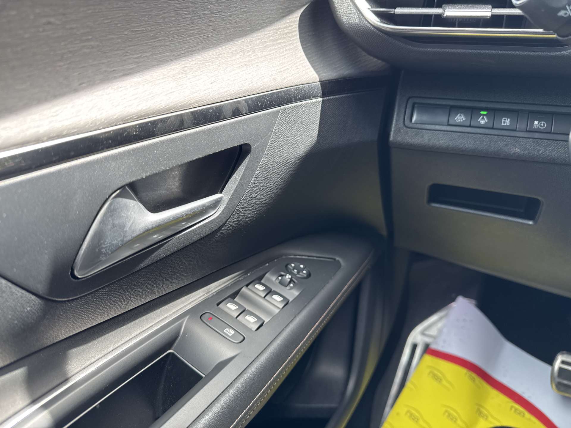 PEUGEOT 3008 300e Hybrid4 GT Pack EAT8-Automat-image-15
