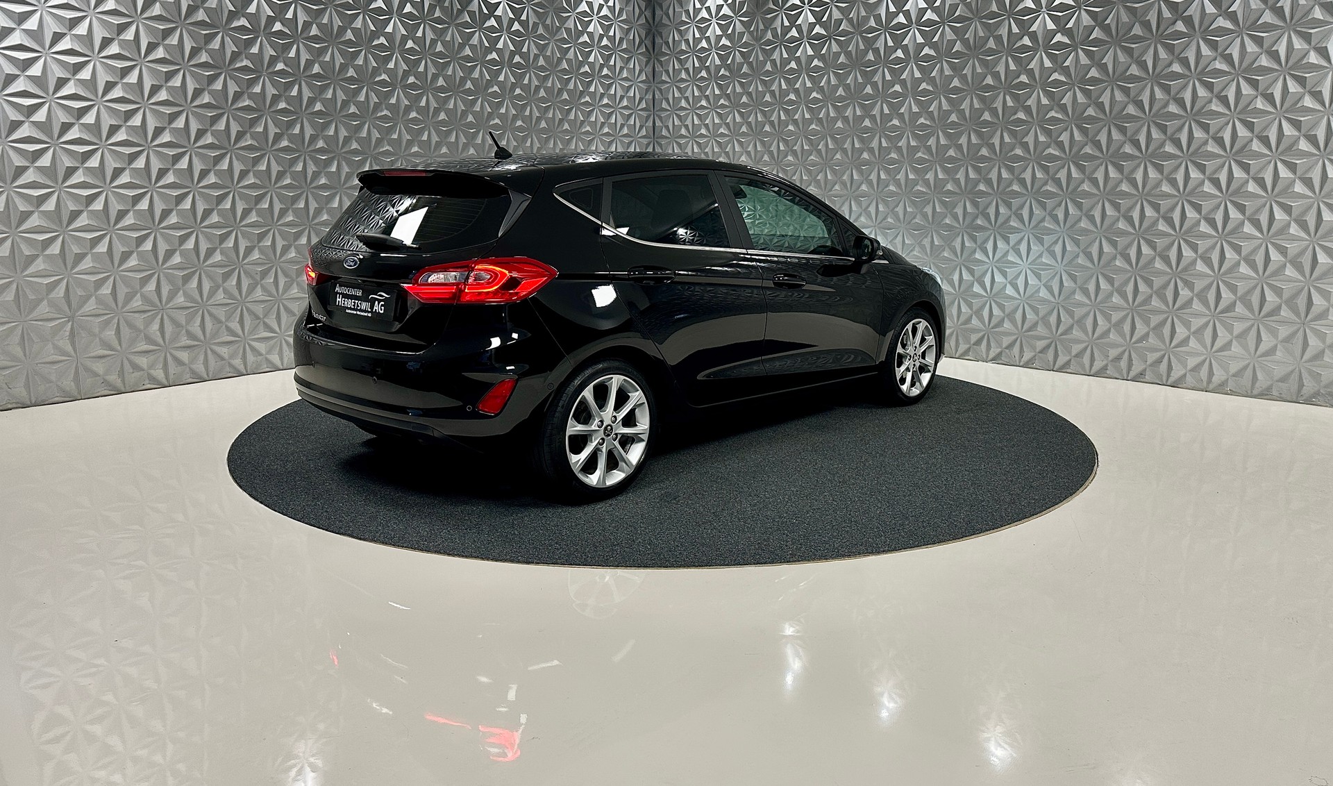 FORD Fiesta 1.0 SCTi Titanium Automat-image-4