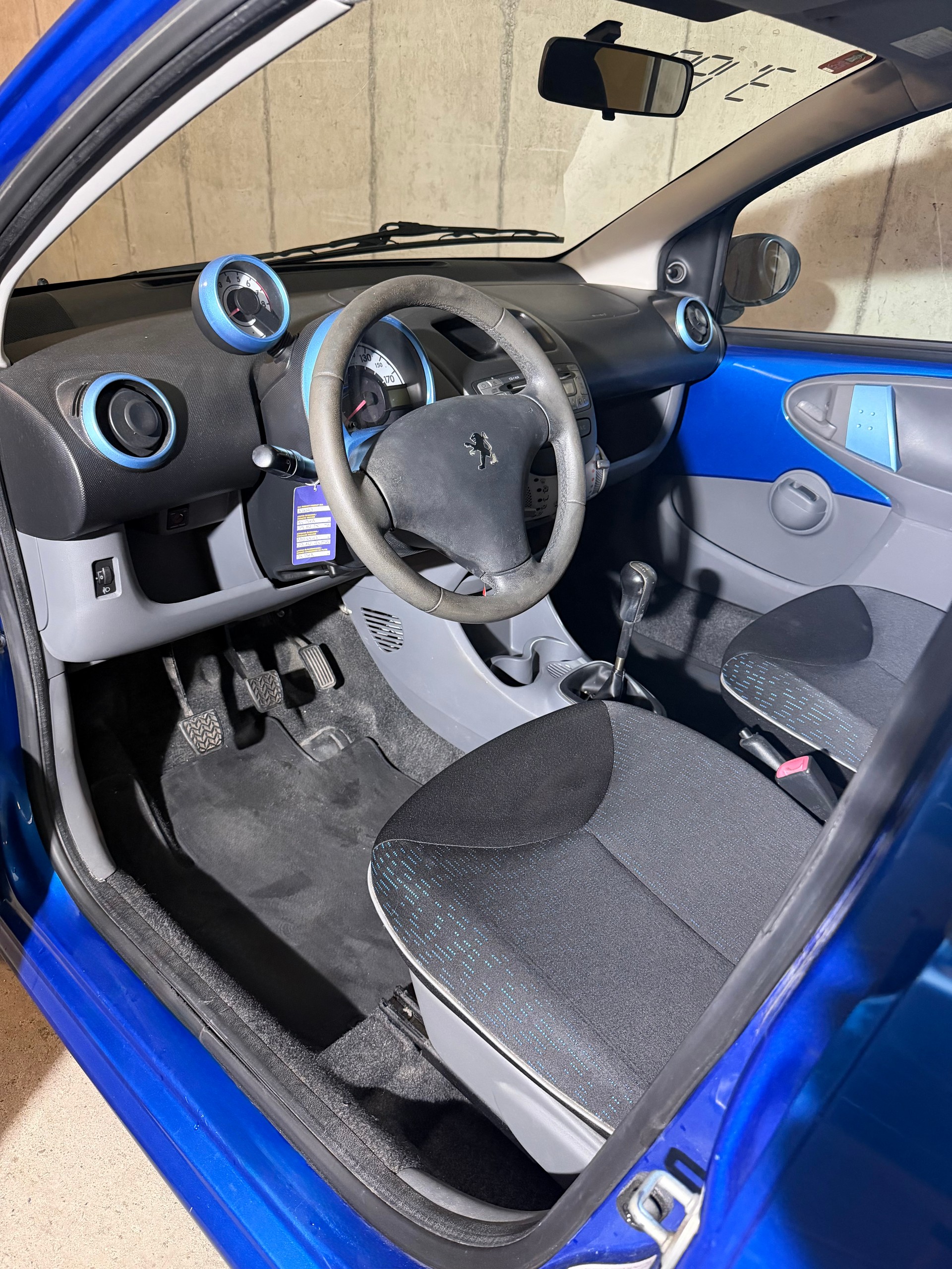 PEUGEOT 107 Swiss Edition-image-5