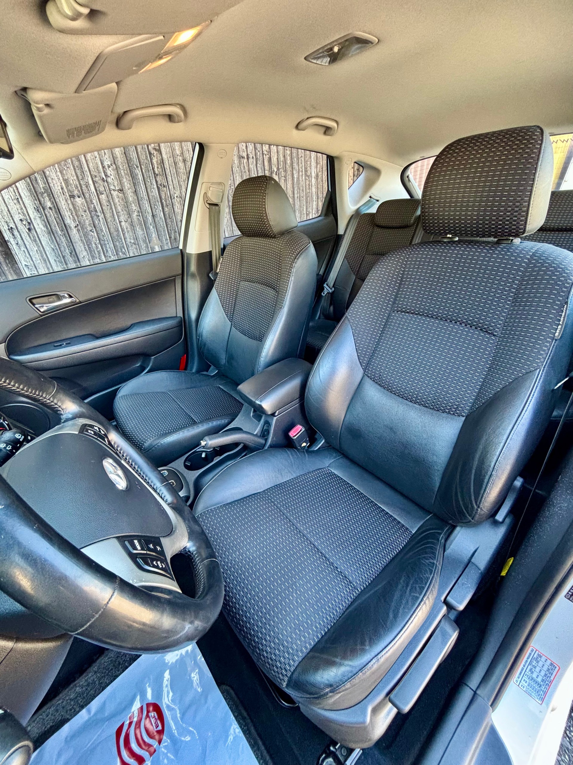 HYUNDAI i30 2.0 Premium Automatic-image-11