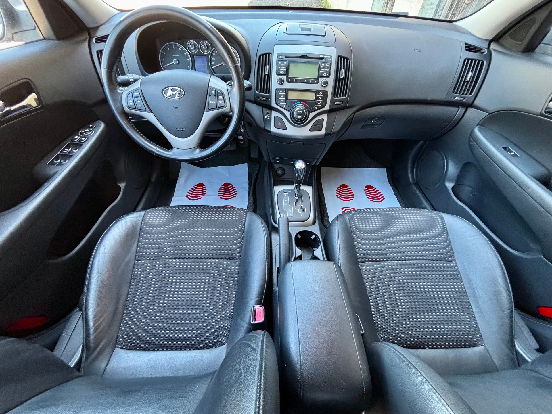HYUNDAI i30 2.0 Premium Automatic-image-6