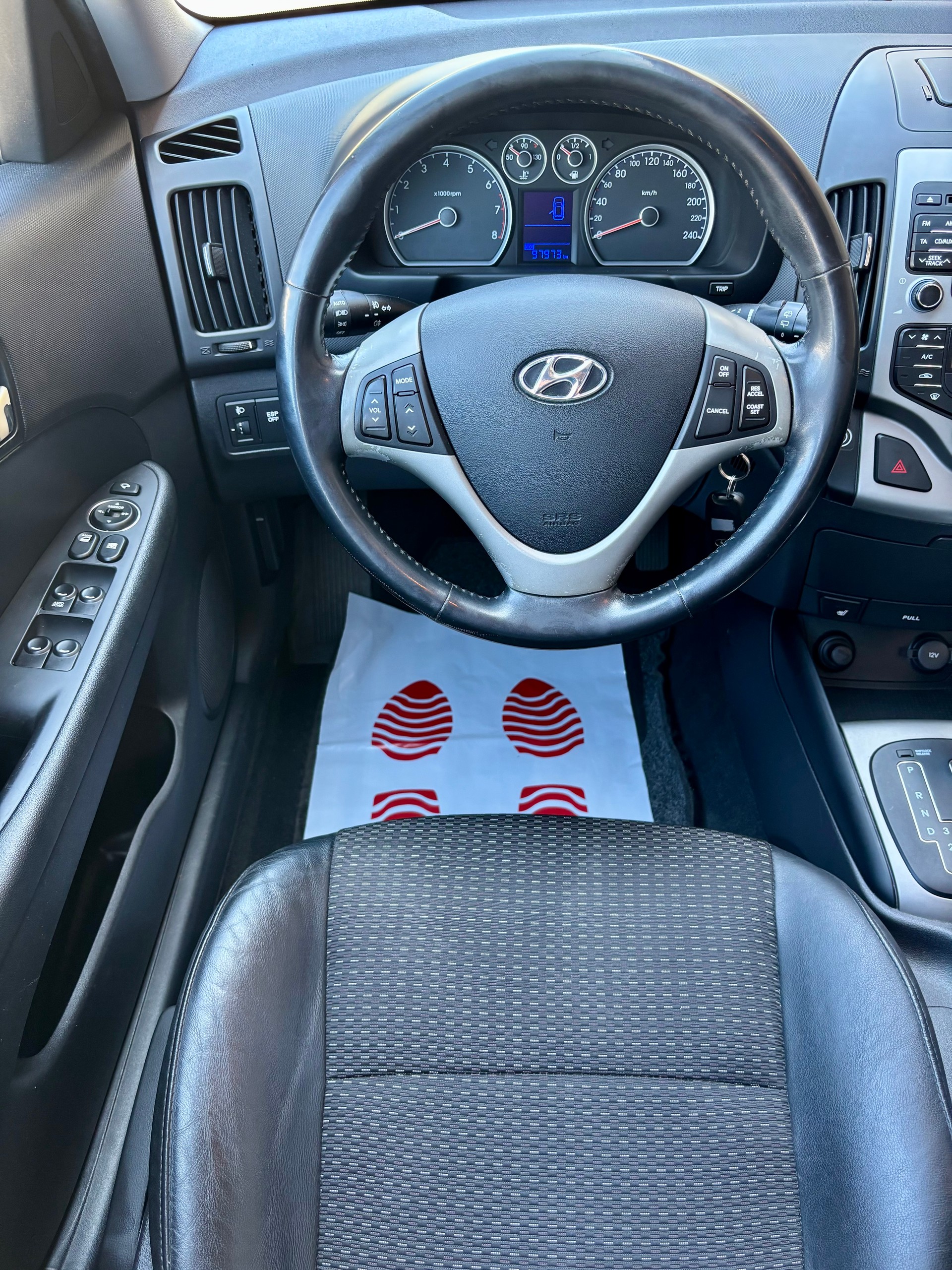 HYUNDAI i30 2.0 Premium Automatic-image-9