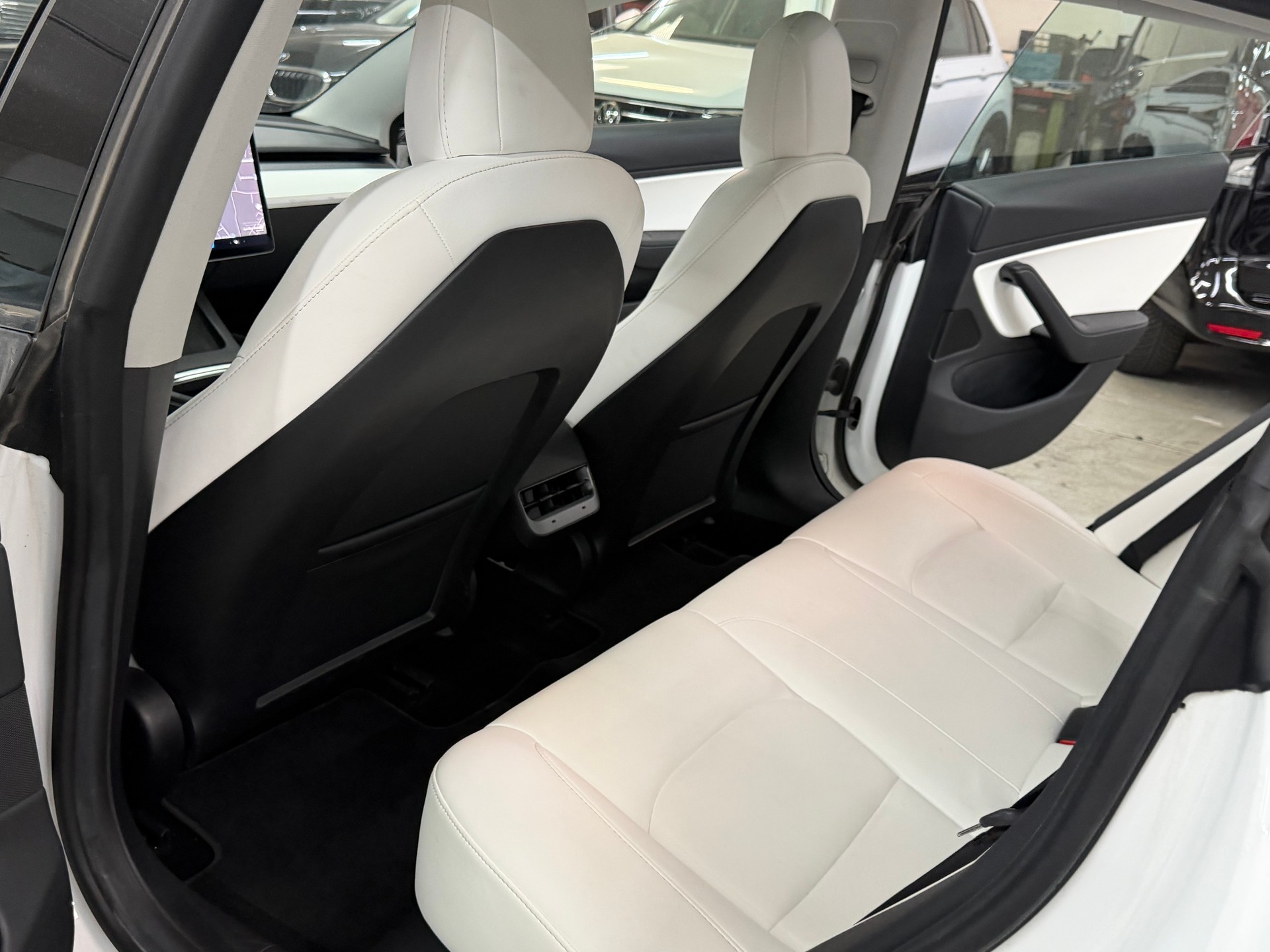 TESLA Model 3 Long Range Dual Motor AWD-image-10