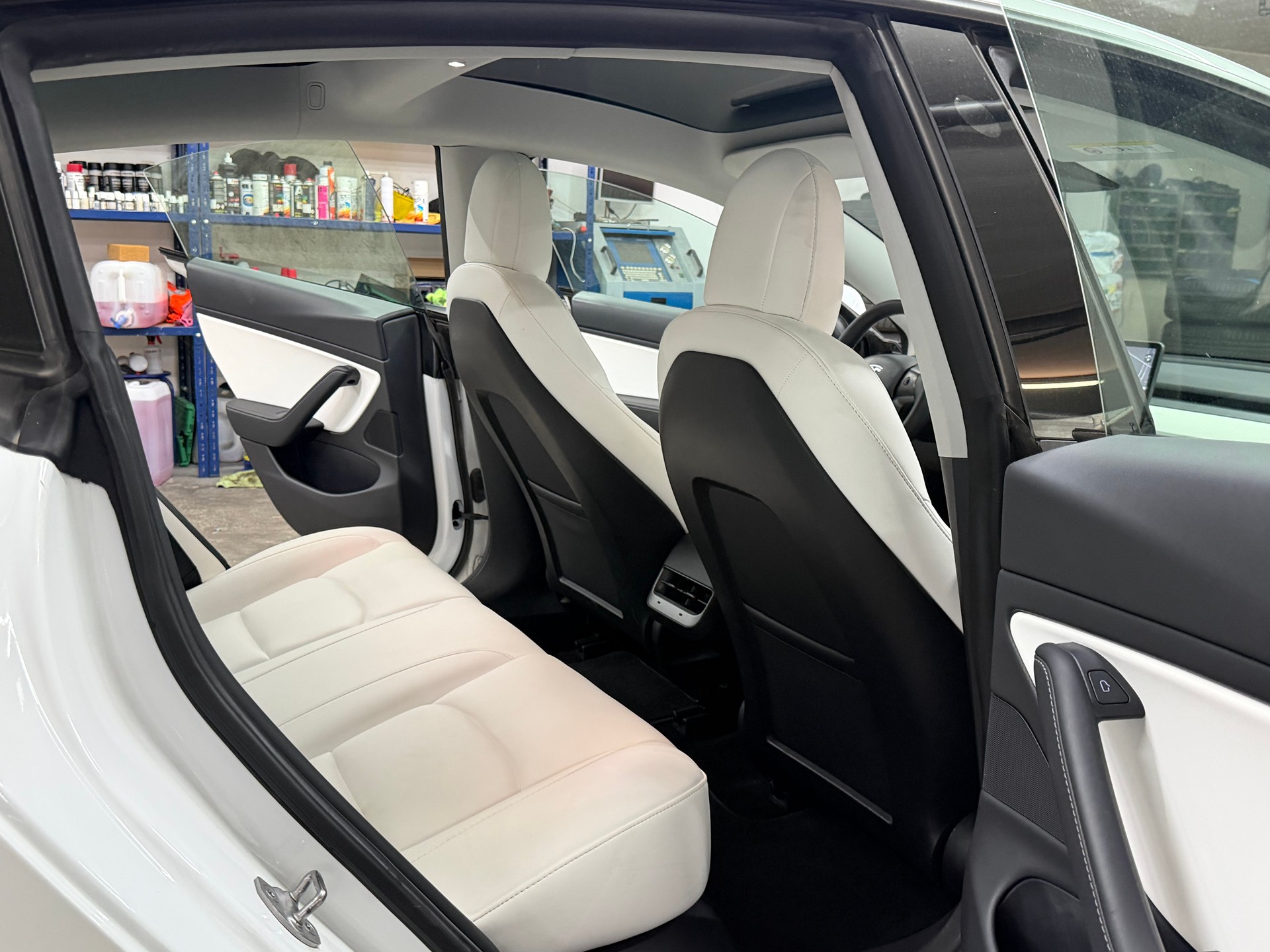 TESLA Model 3 Long Range Dual Motor AWD-image-9