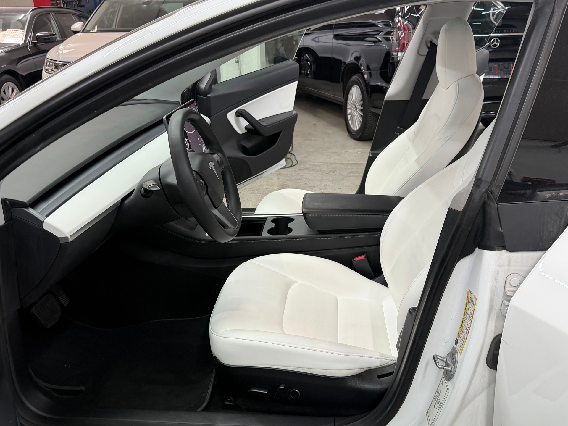 TESLA Model 3 Long Range Dual Motor AWD-image-8