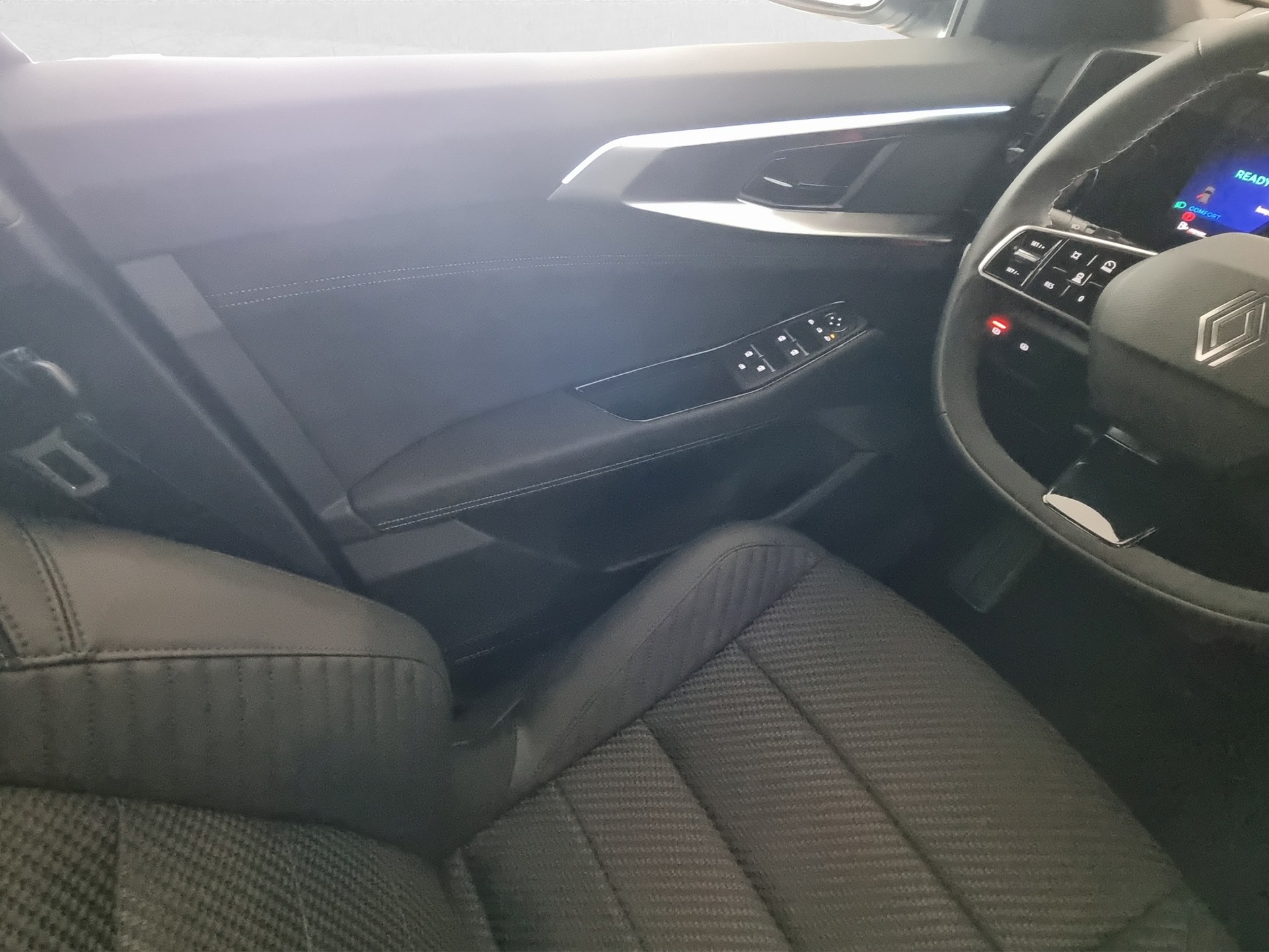 RENAULT Austral 1.2 Esprit Alpine HEV 200-image-11