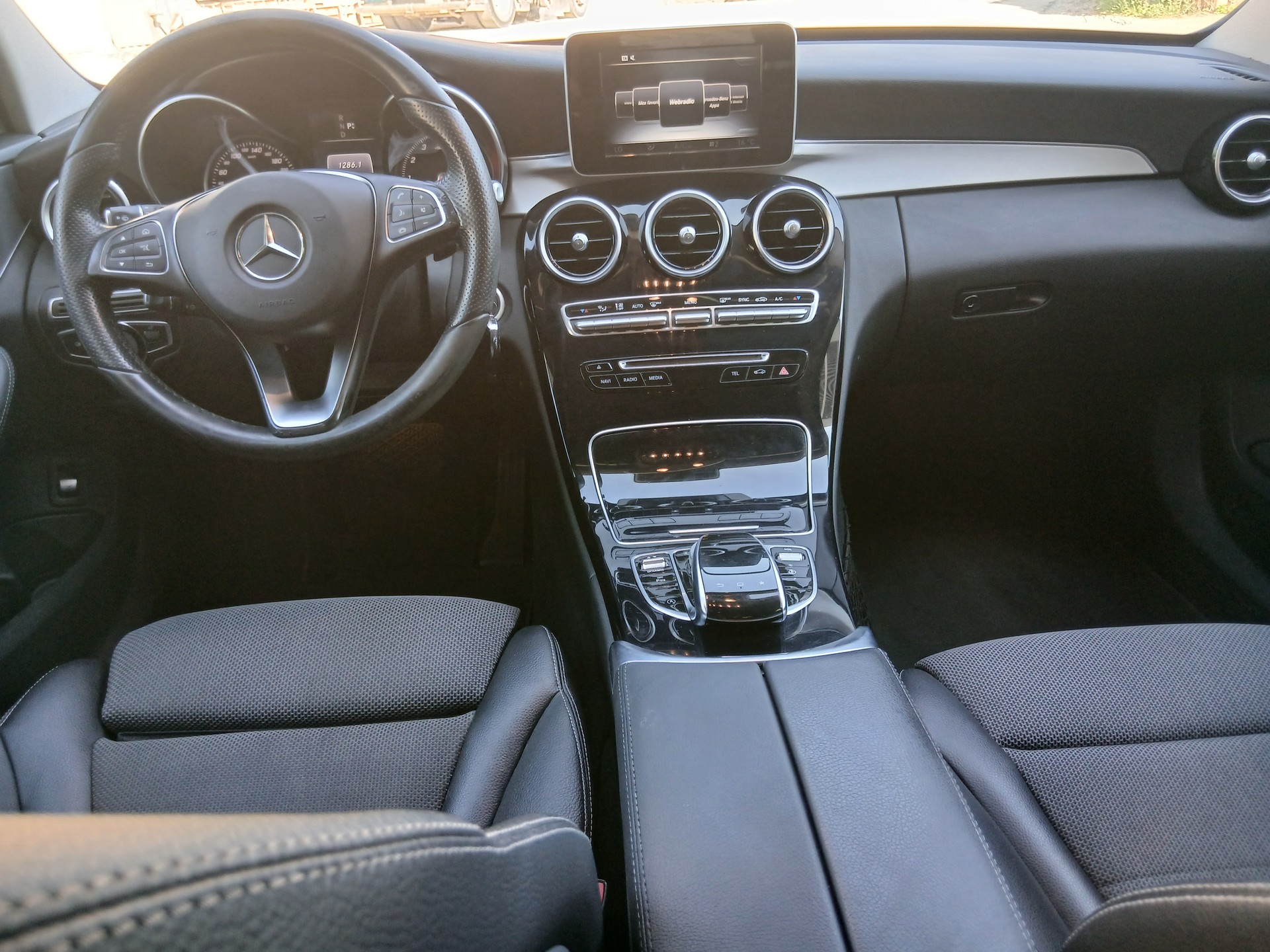 MERCEDES-BENZ C 180-image-8