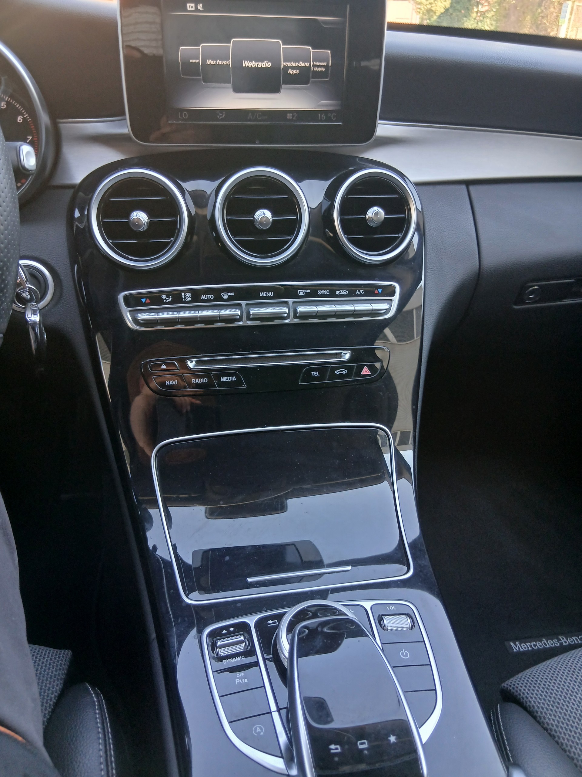 MERCEDES-BENZ C 180-image-10