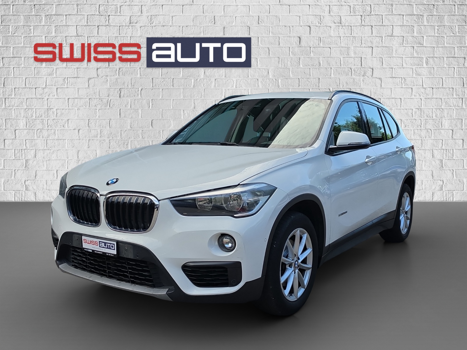BMW X1 sDrive 18i Sport Line Steptronic-image-0
