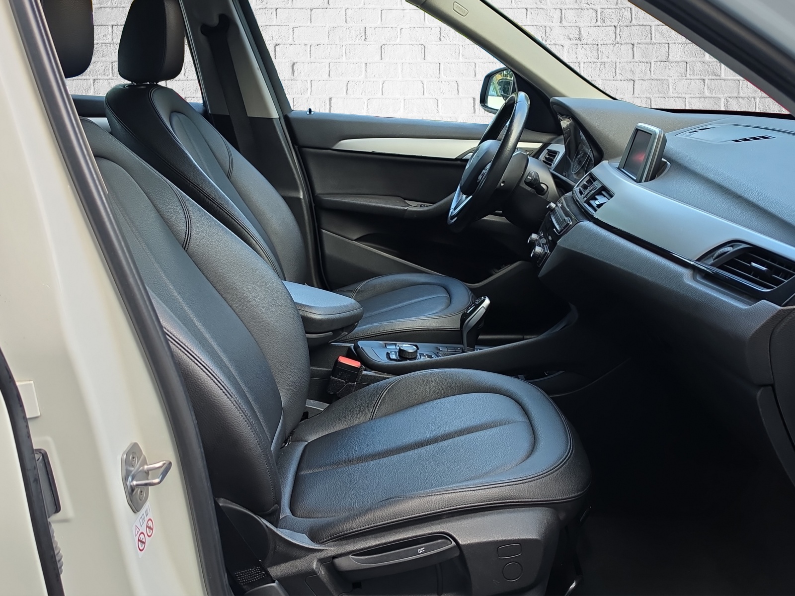 BMW X1 sDrive 18i Sport Line Steptronic-image-8