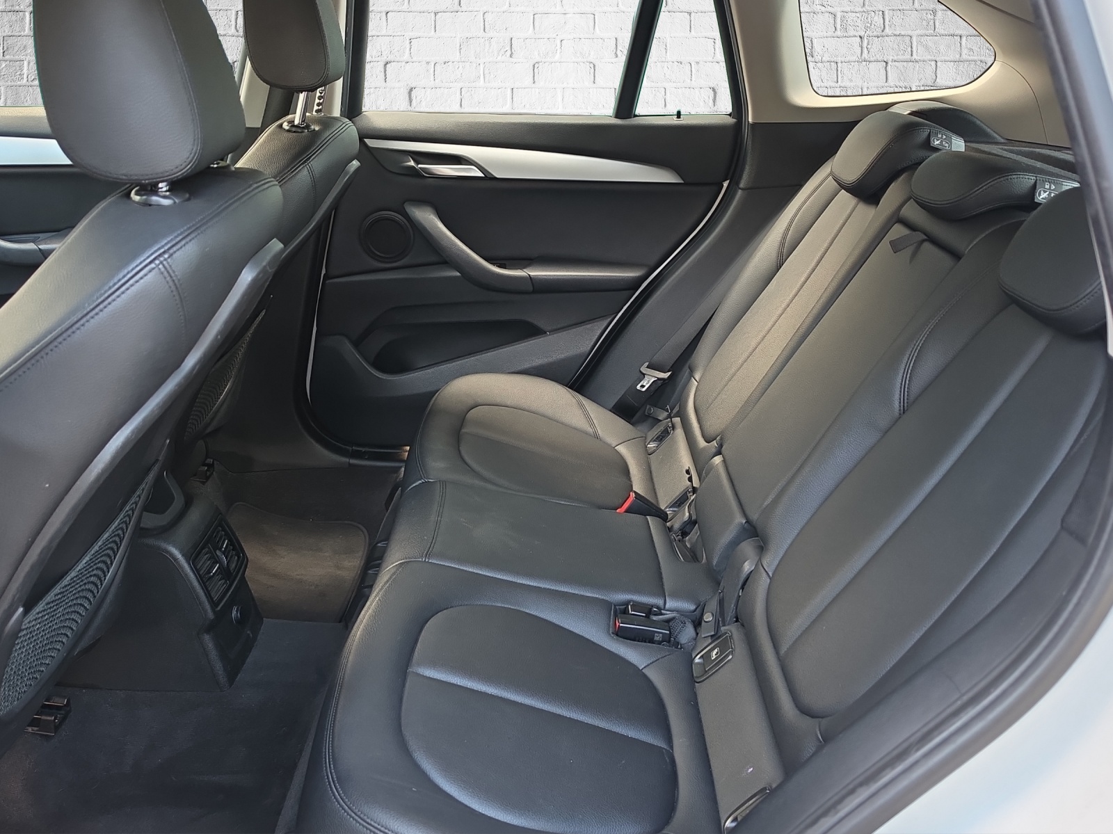 BMW X1 sDrive 18i Sport Line Steptronic-image-14