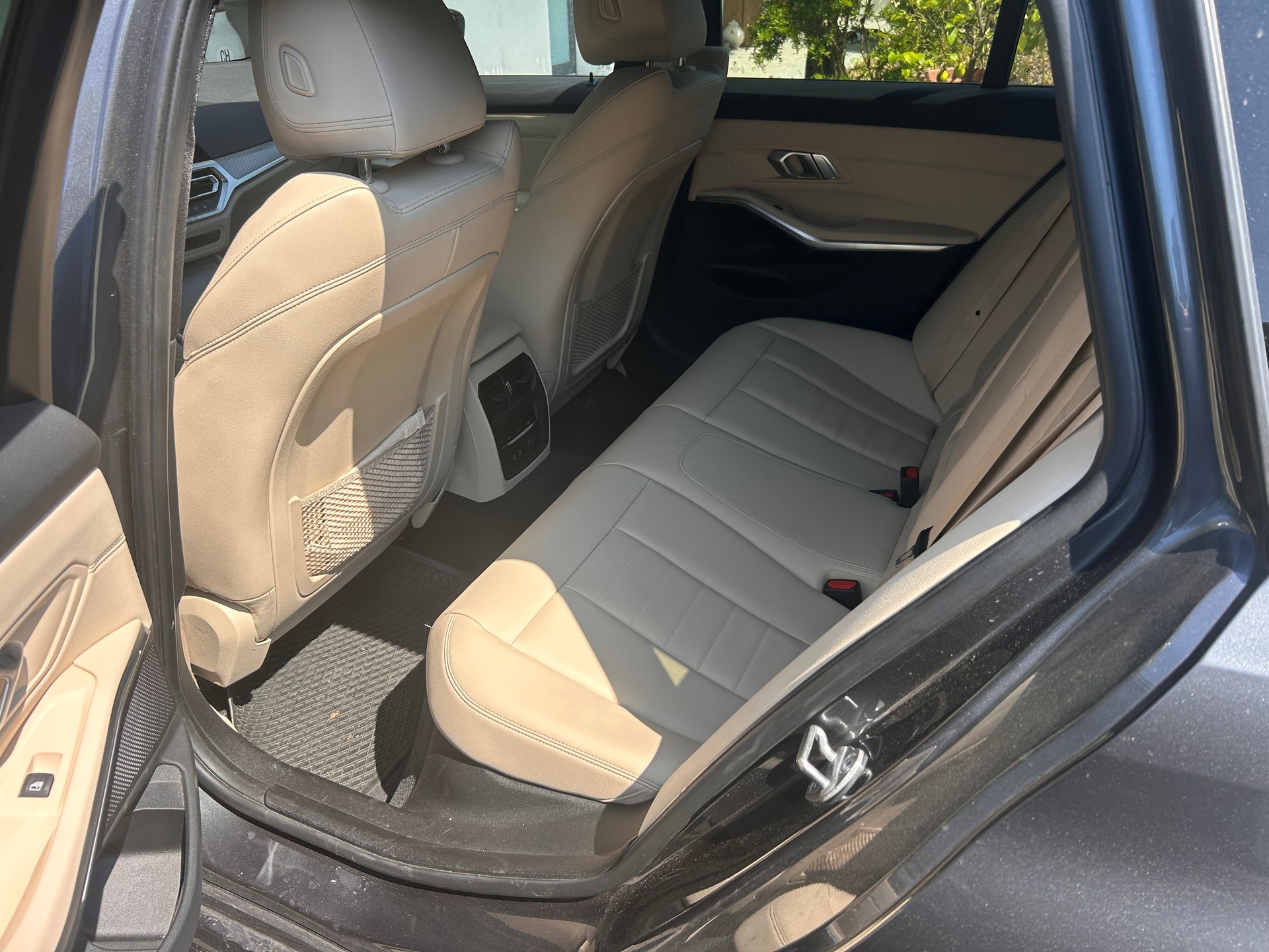 BMW 330d xDrive-image-4