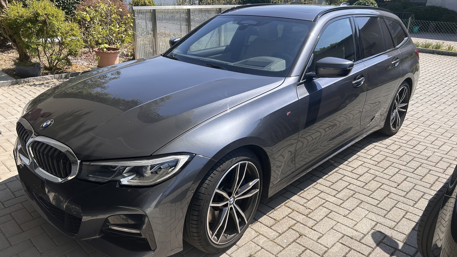 BMW 330d xDrive-image-1