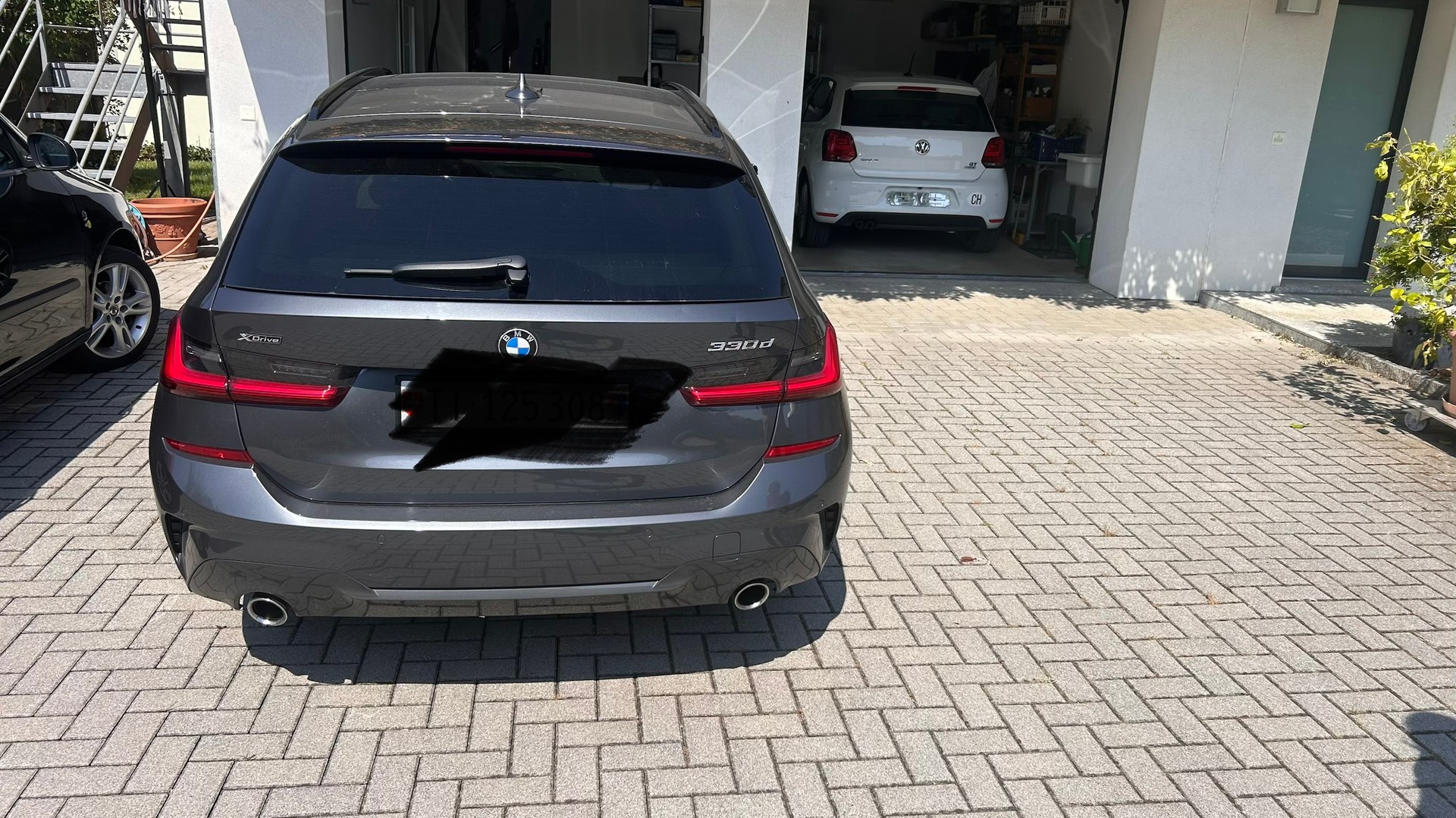 BMW 330d xDrive-image-5