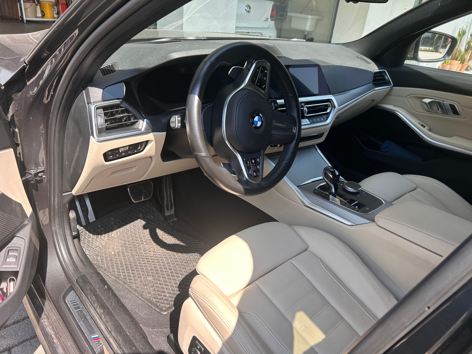 BMW 330d xDrive-image-3