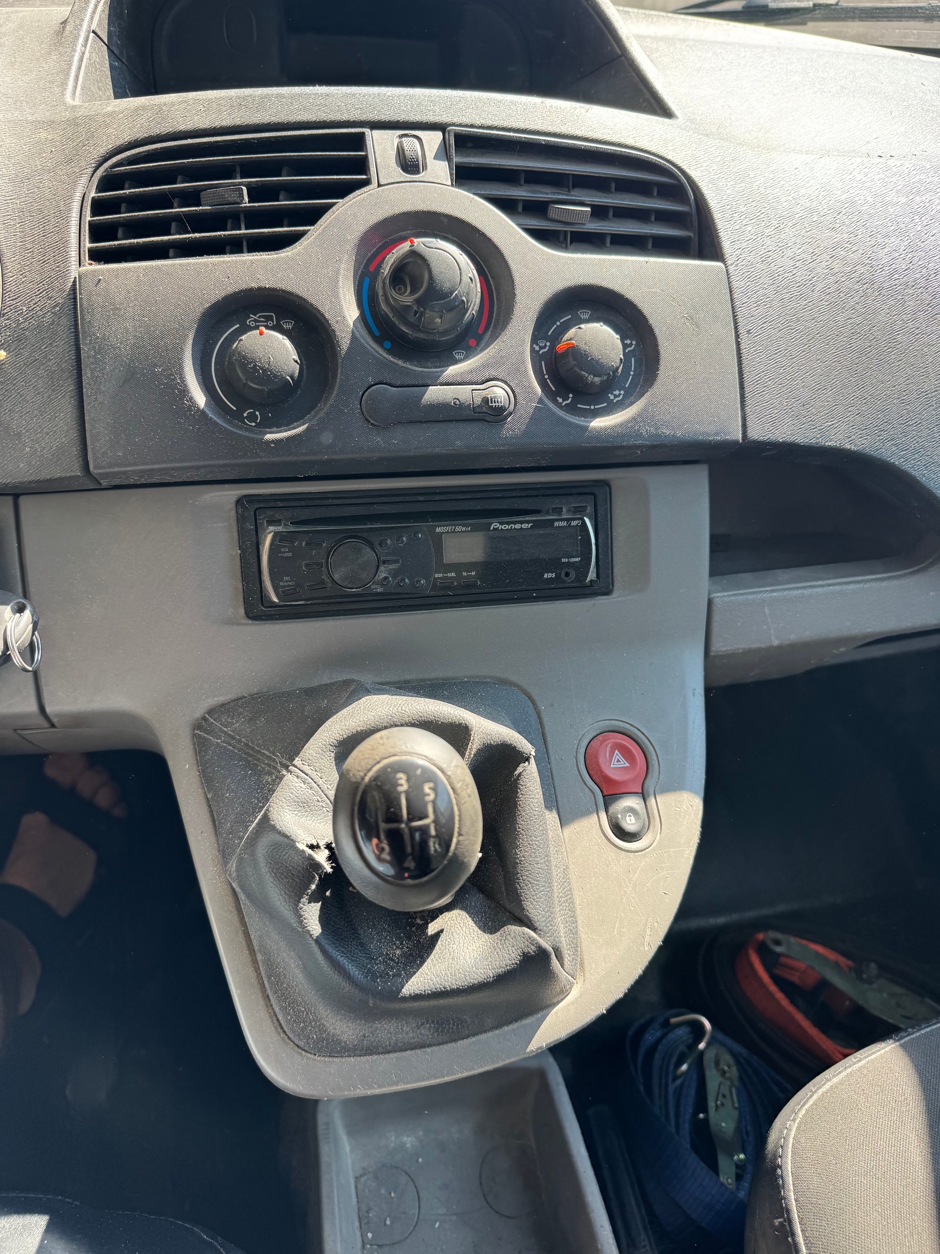 RENAULT Kangoo Express Compact 1.5 dCi 85-image-8