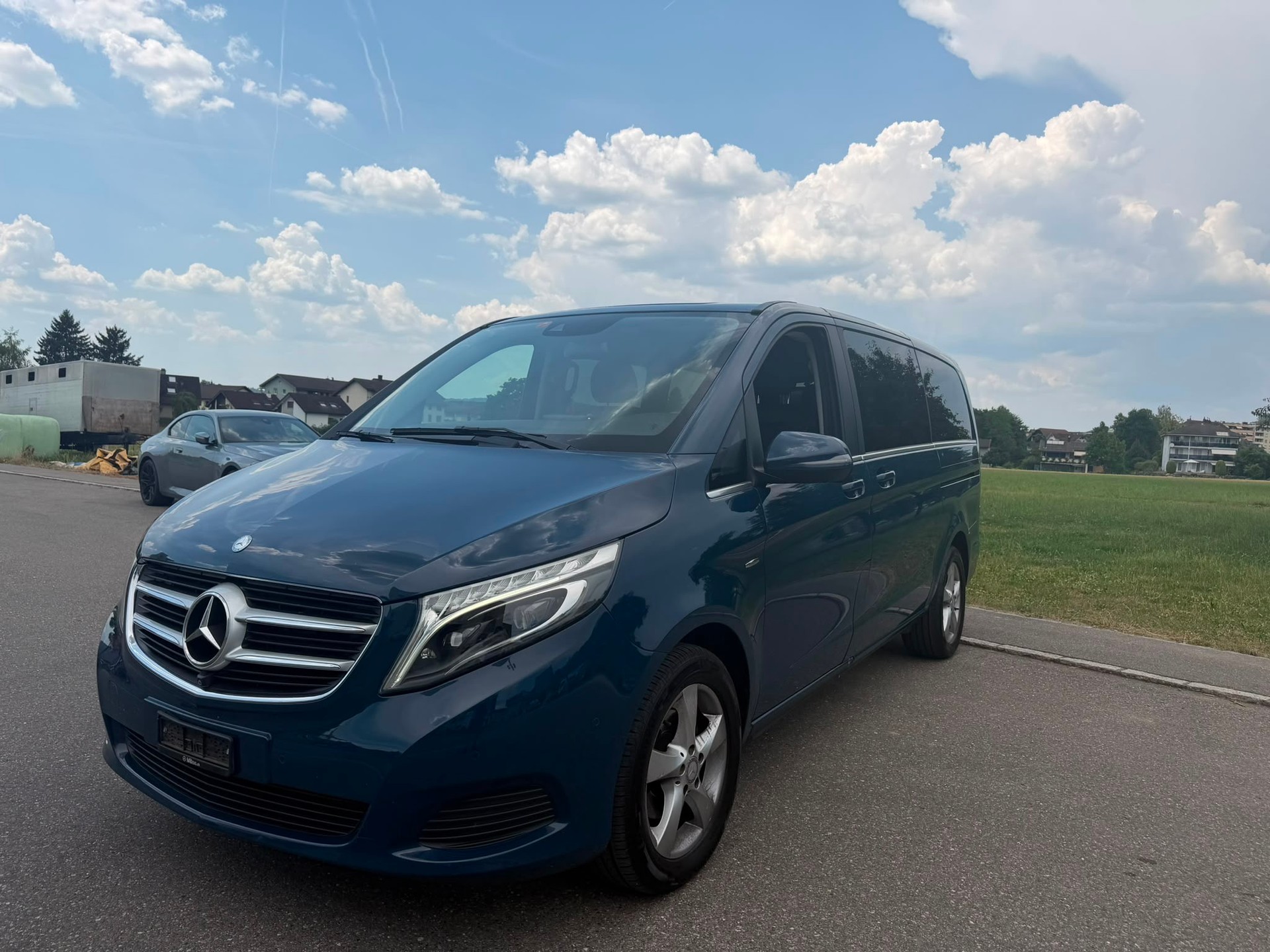 MERCEDES-BENZ V 220 d Avantgarde lang 7G-Tronic*8-Plätze*-image-2