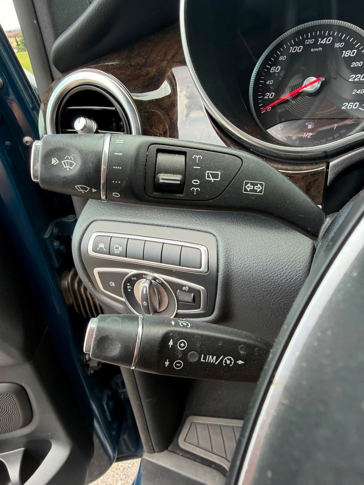 MERCEDES-BENZ V 220 d Avantgarde lang 7G-Tronic*8-Plätze*-image-13
