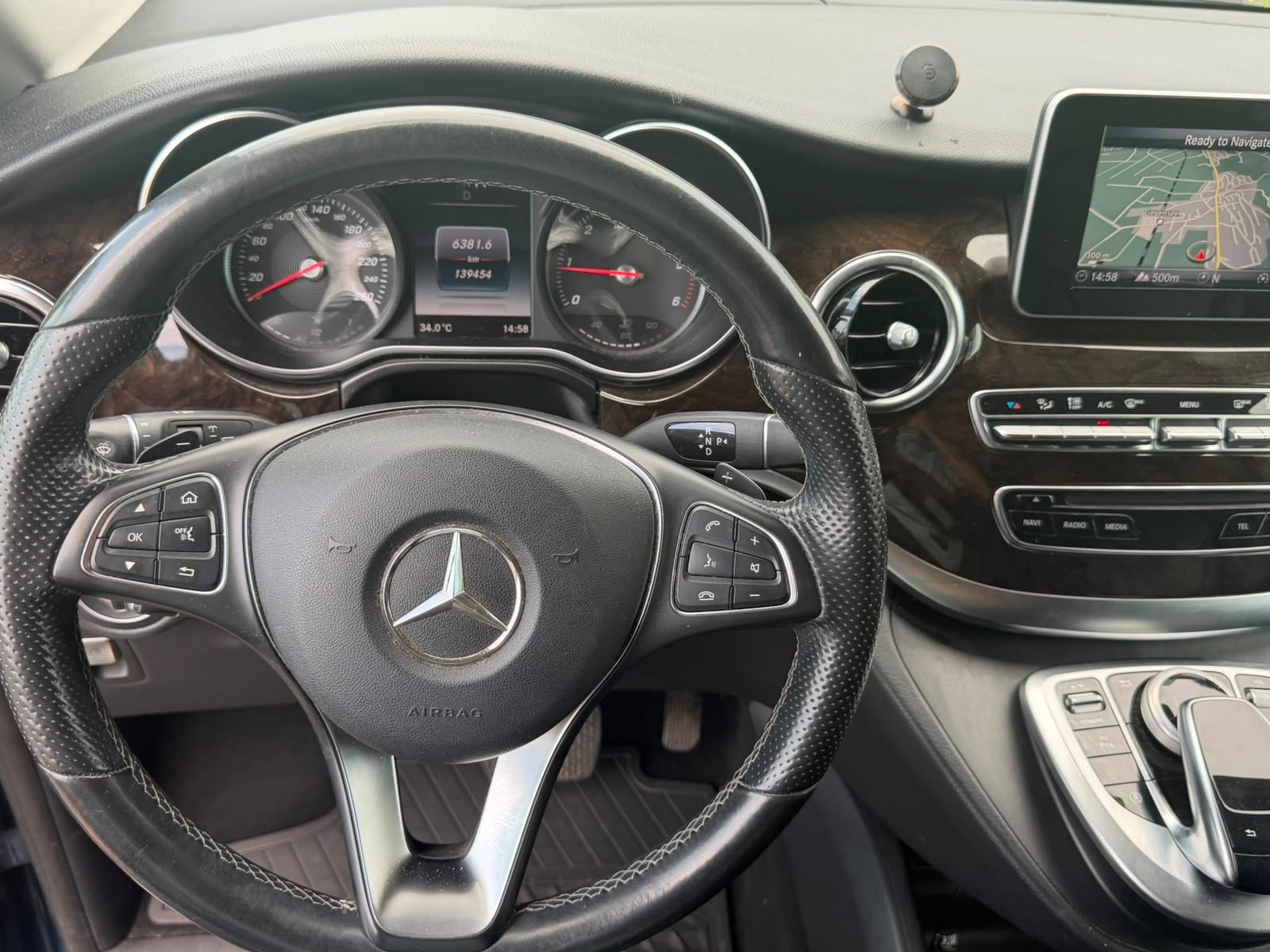 MERCEDES-BENZ V 220 d Avantgarde lang 7G-Tronic*8-Plätze*-image-10