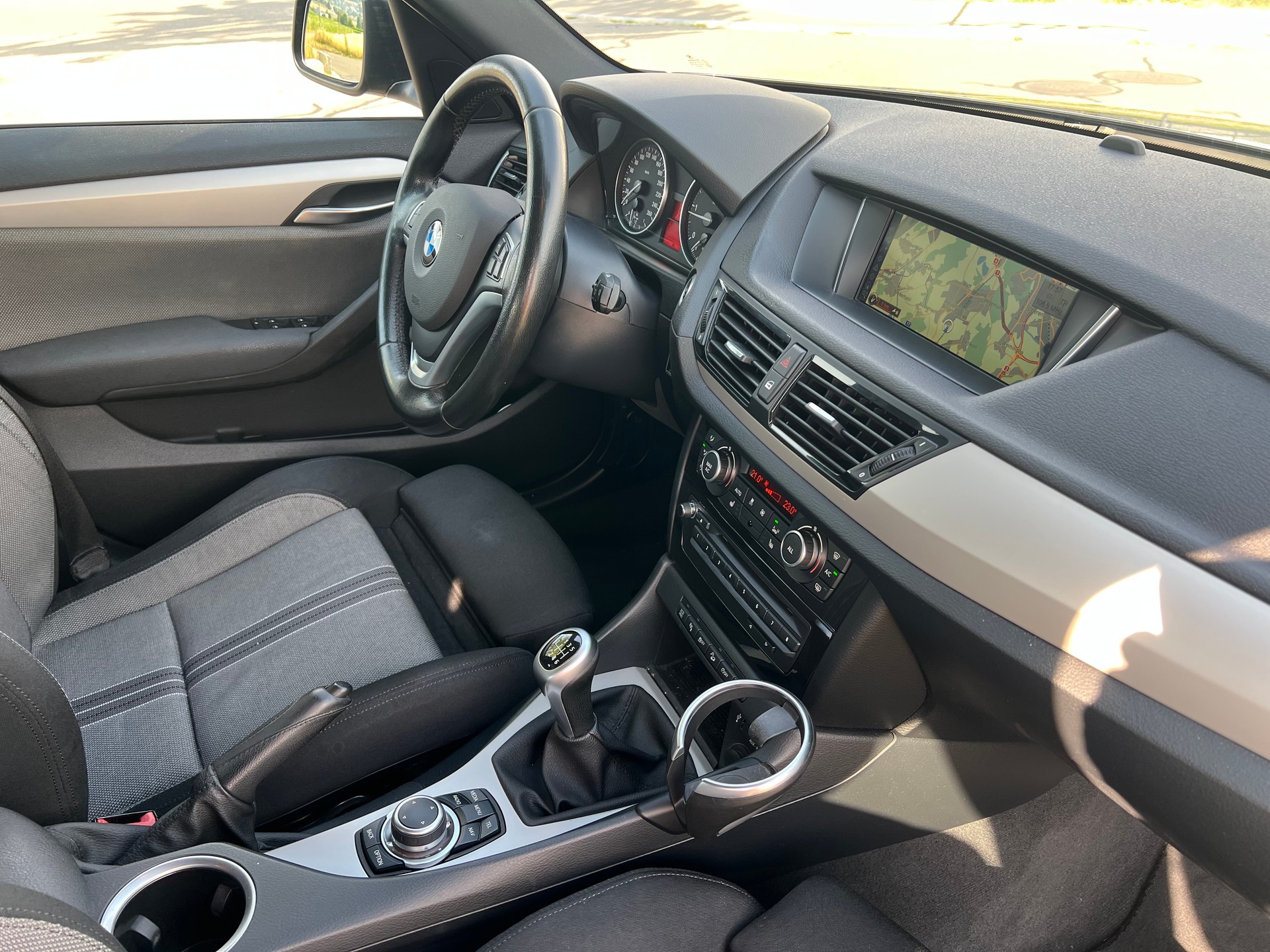 BMW X1 xDrive 20d Sport Line- AWD- 4X4-image-18