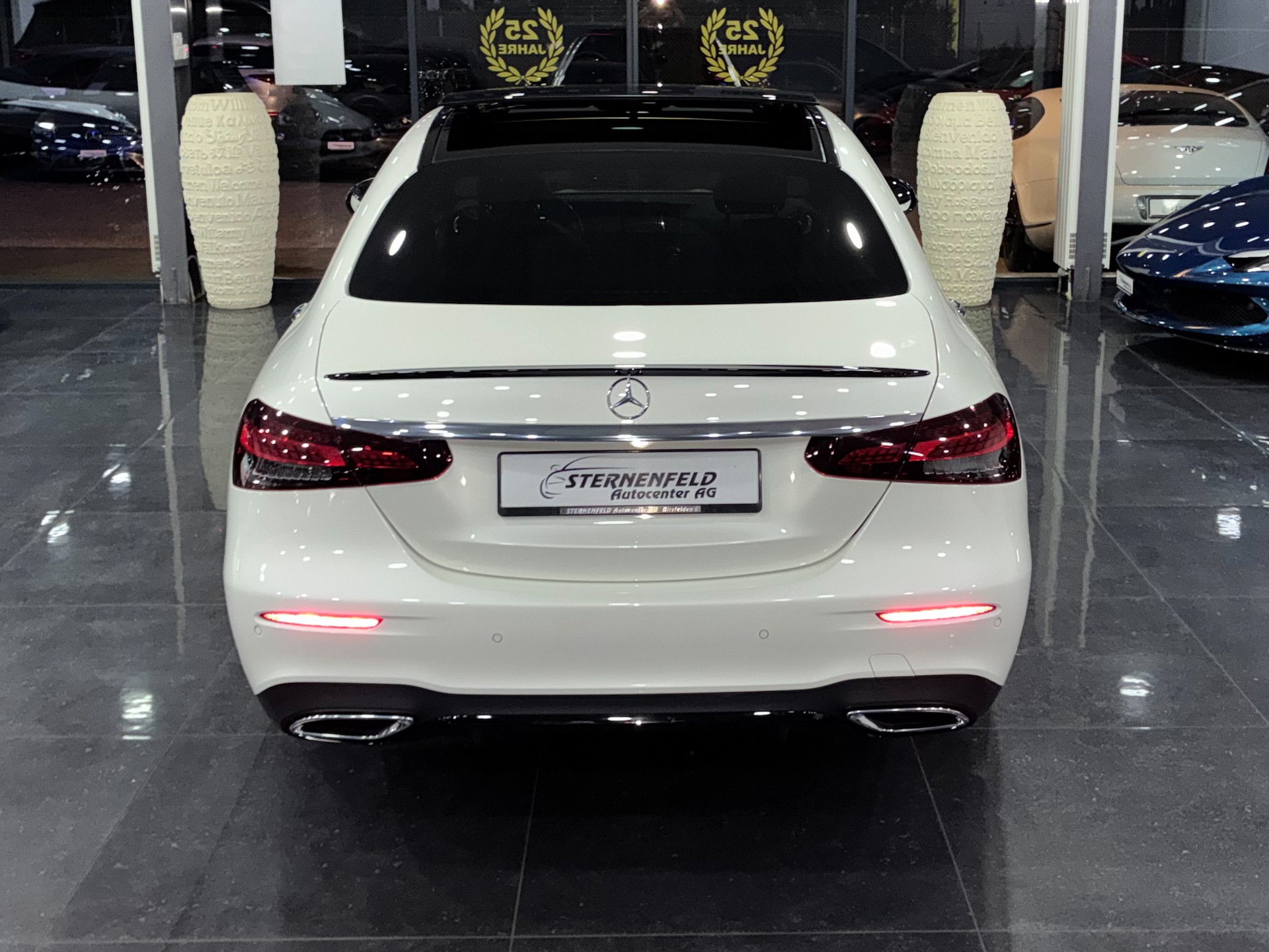 MERCEDES-BENZ E 220 d 4Matic AMG Line Swiss Star 9G-Tronic-image-6