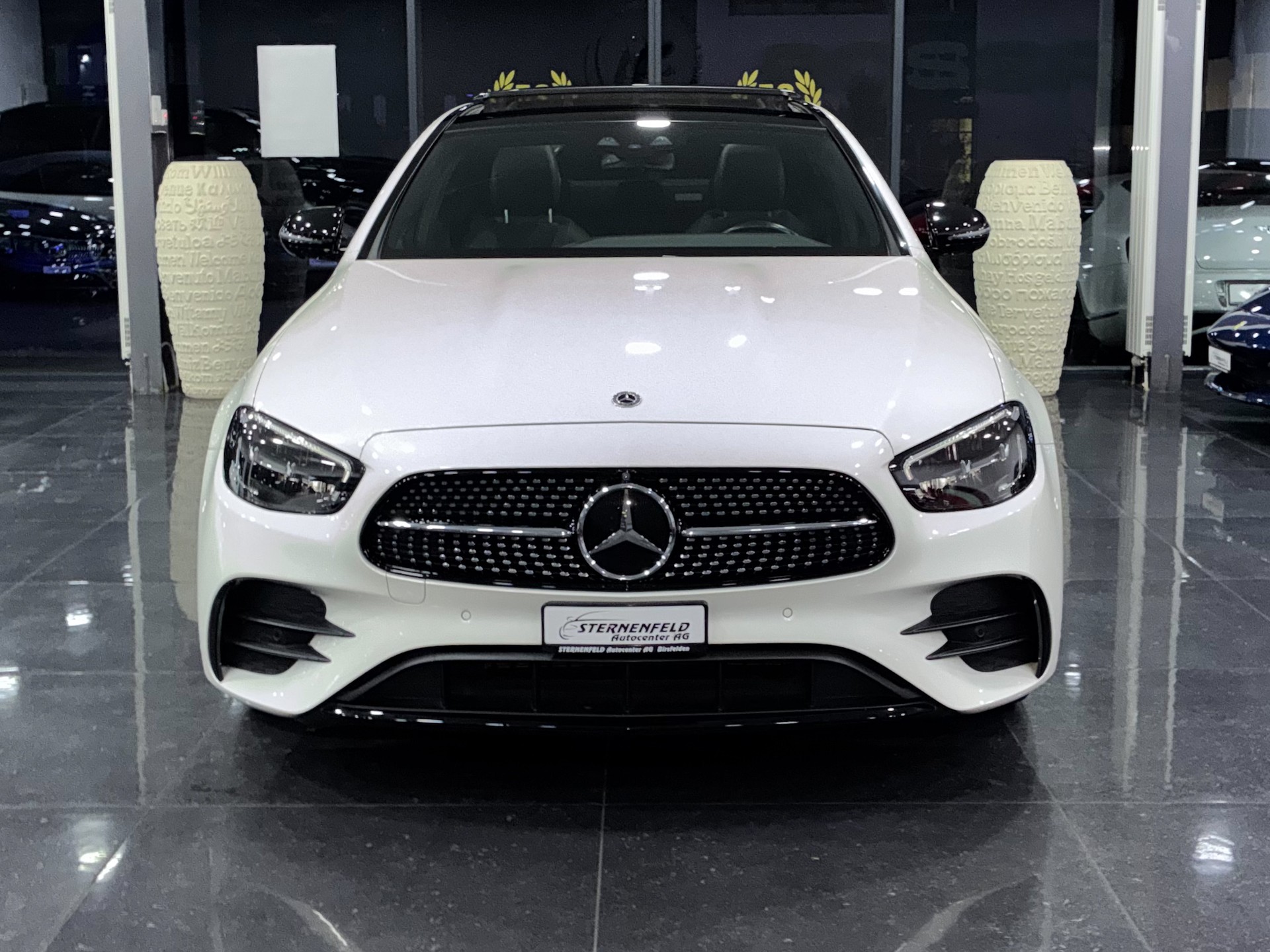 MERCEDES-BENZ E 220 d 4Matic AMG Line Swiss Star 9G-Tronic-image-2