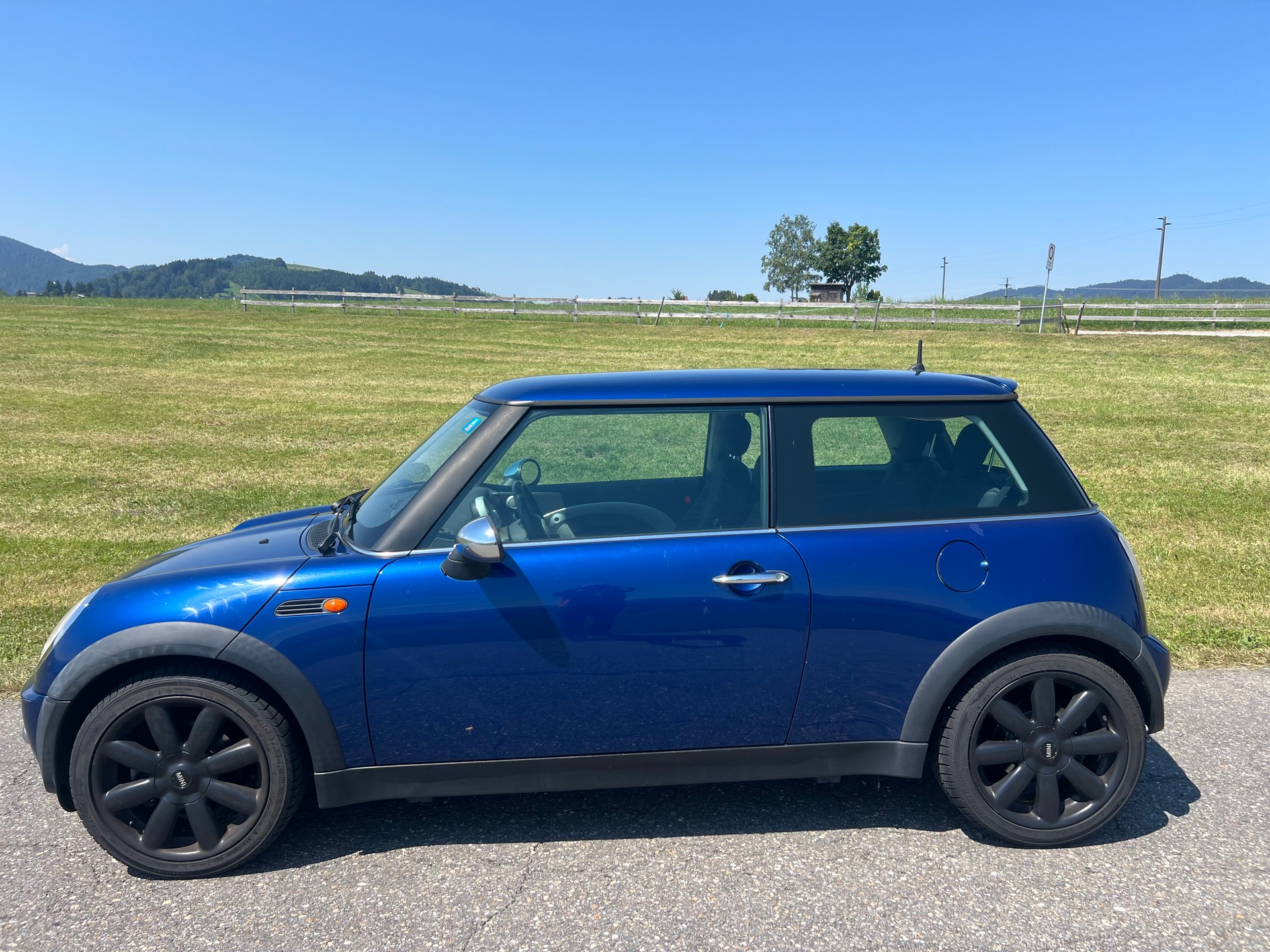 MINI One-image-2