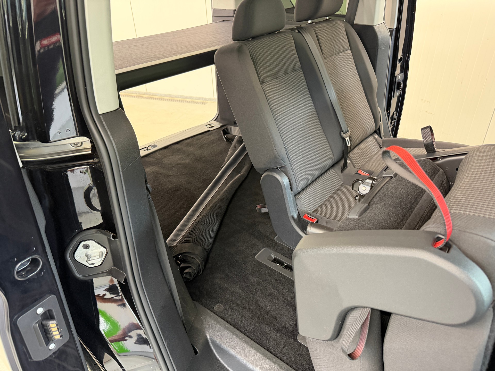 VW Caddy 2.0 TDI 4Motion Comfort-image-17