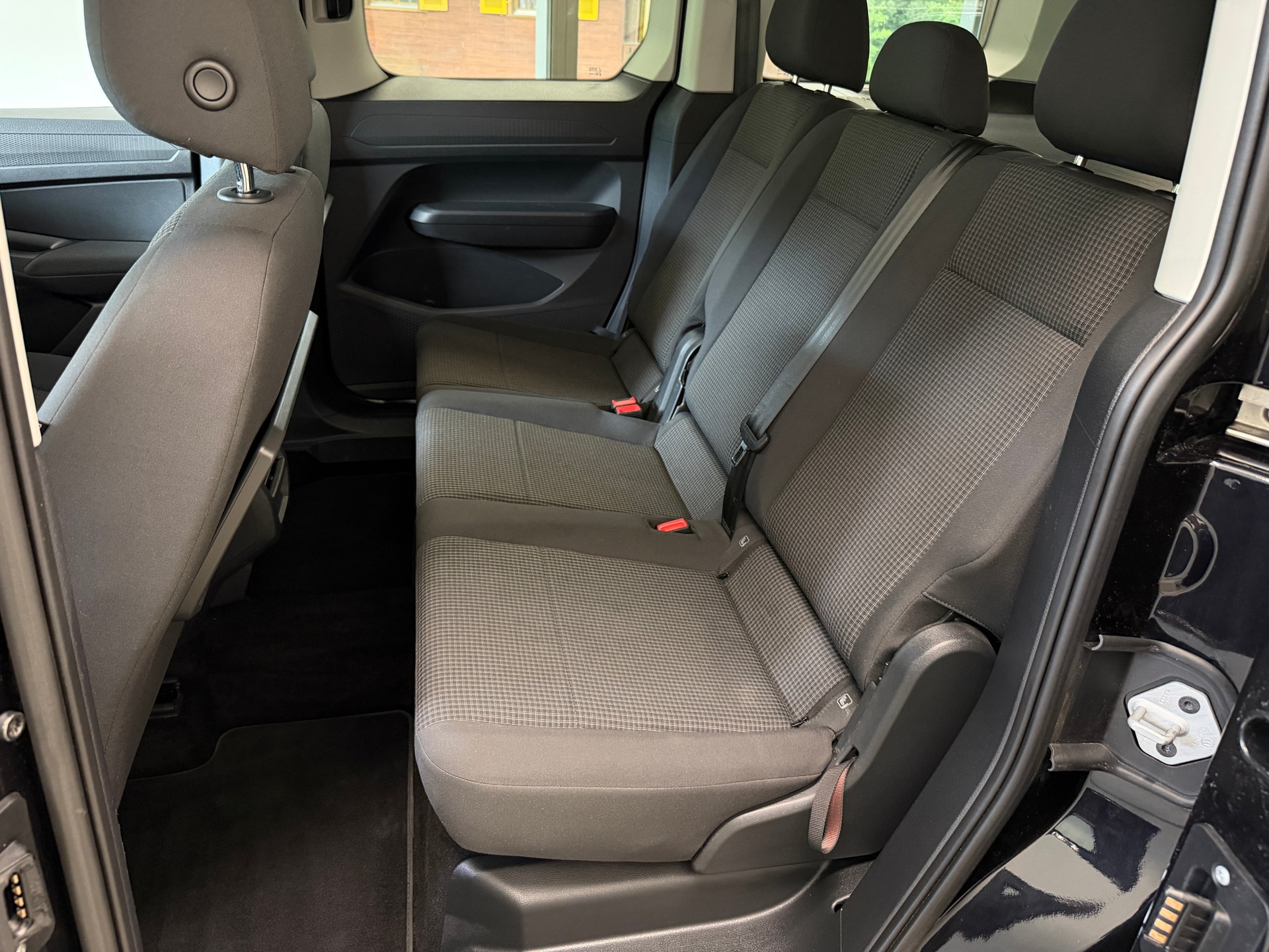 VW Caddy 2.0 TDI 4Motion Comfort-image-13