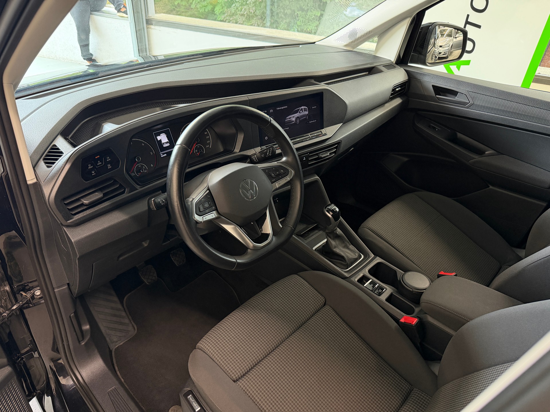 VW Caddy 2.0 TDI 4Motion Comfort-image-9