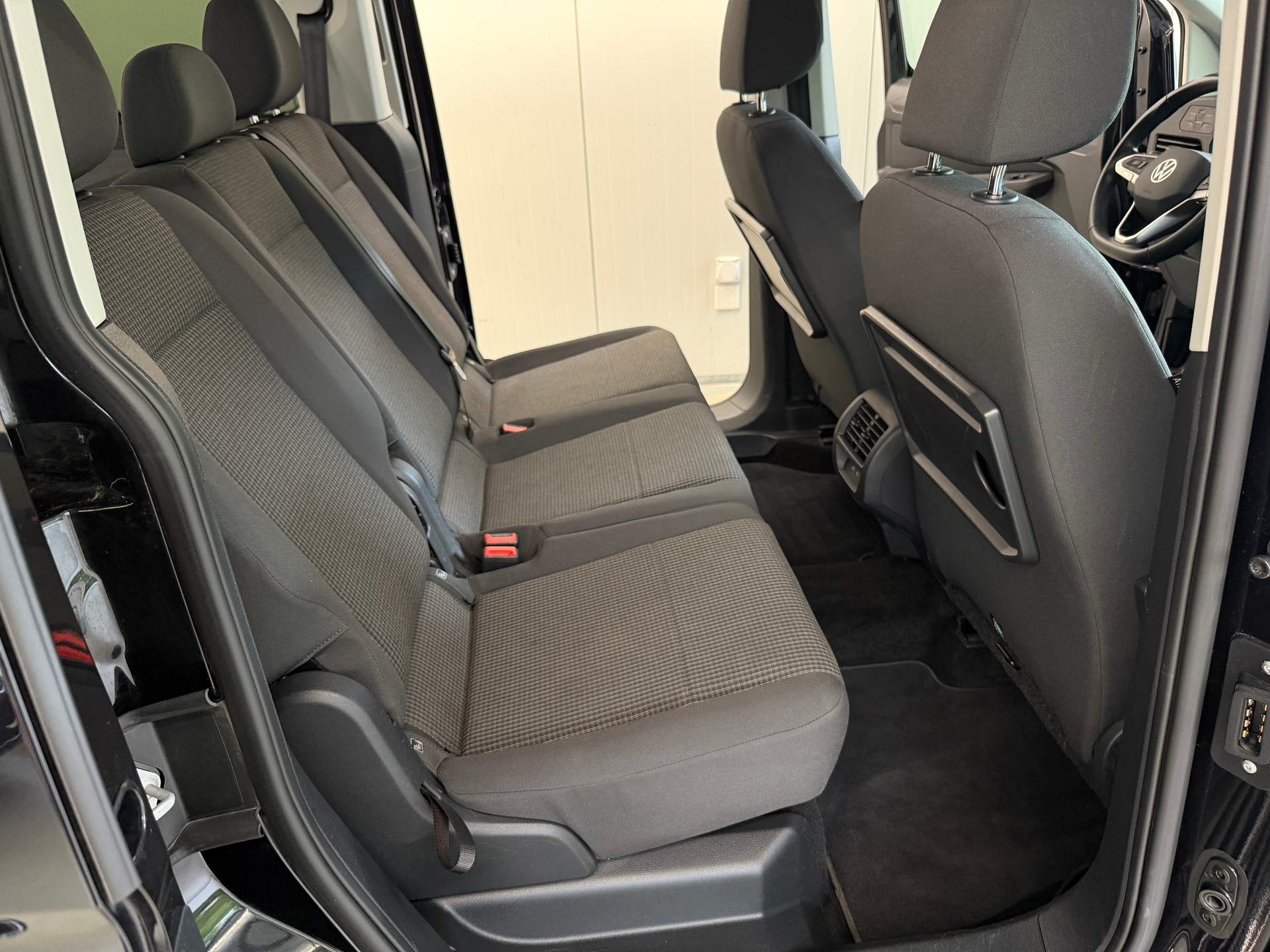 VW Caddy 2.0 TDI 4Motion Comfort-image-15